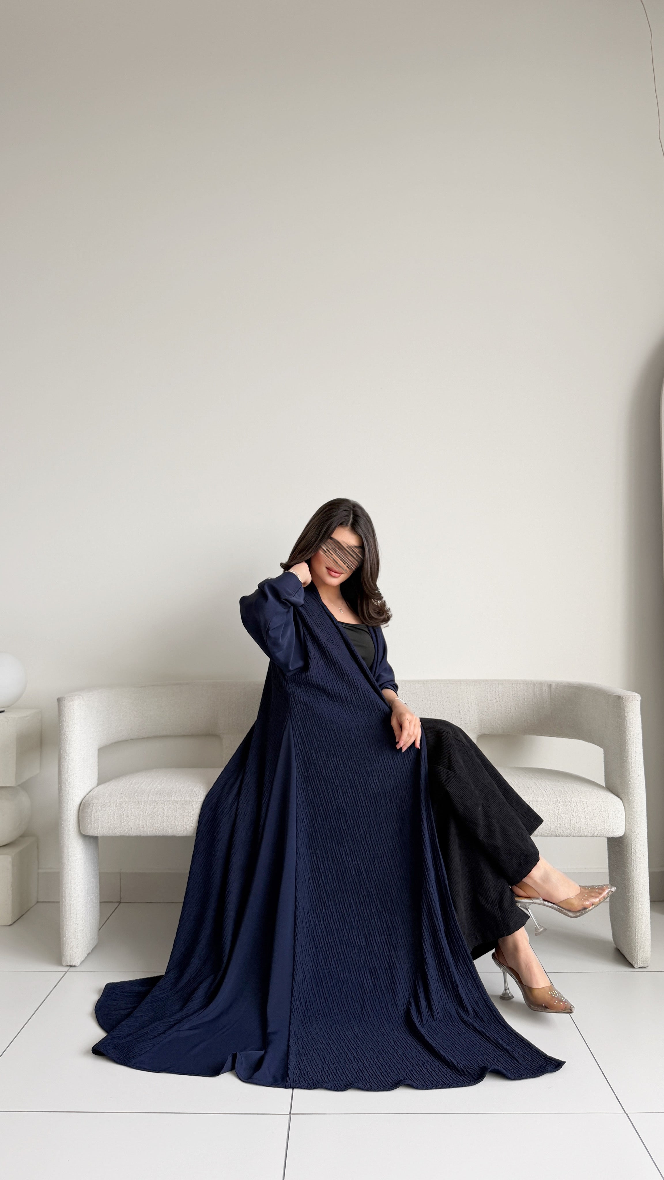 MW2104 - عبايه نص كلوش بخامة الكريب والجاكار حصرية - Aya