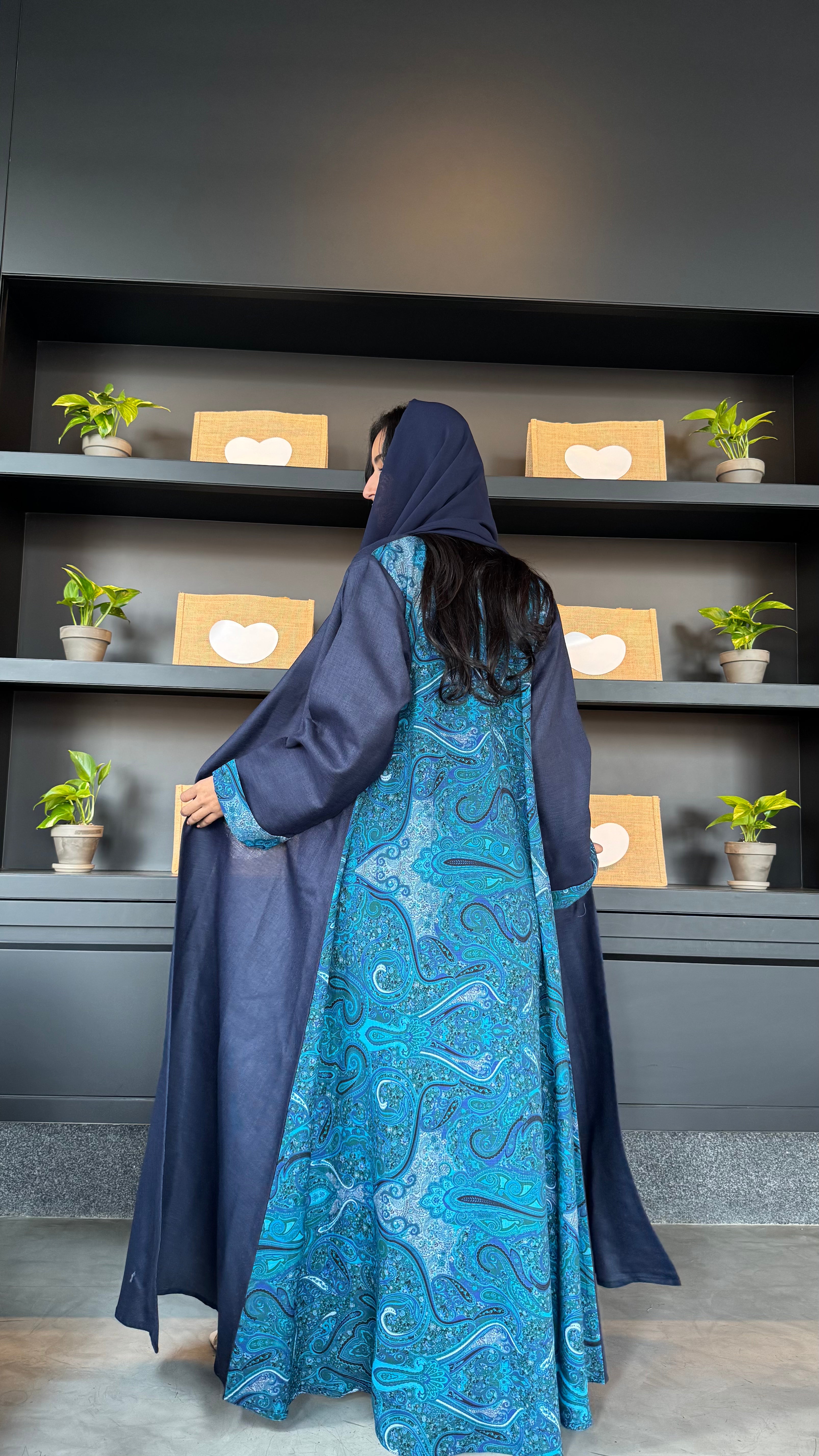 MW645 - Light Crepe Standing with Jacquard Half-Cloche