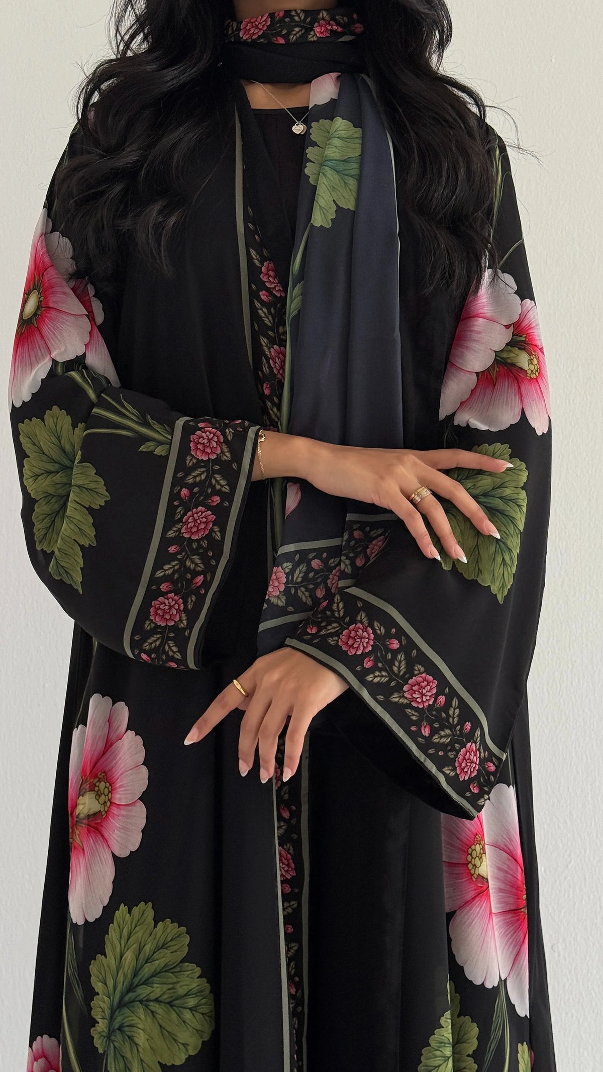 MWT2053 - عباية طباعة موردة - Aya