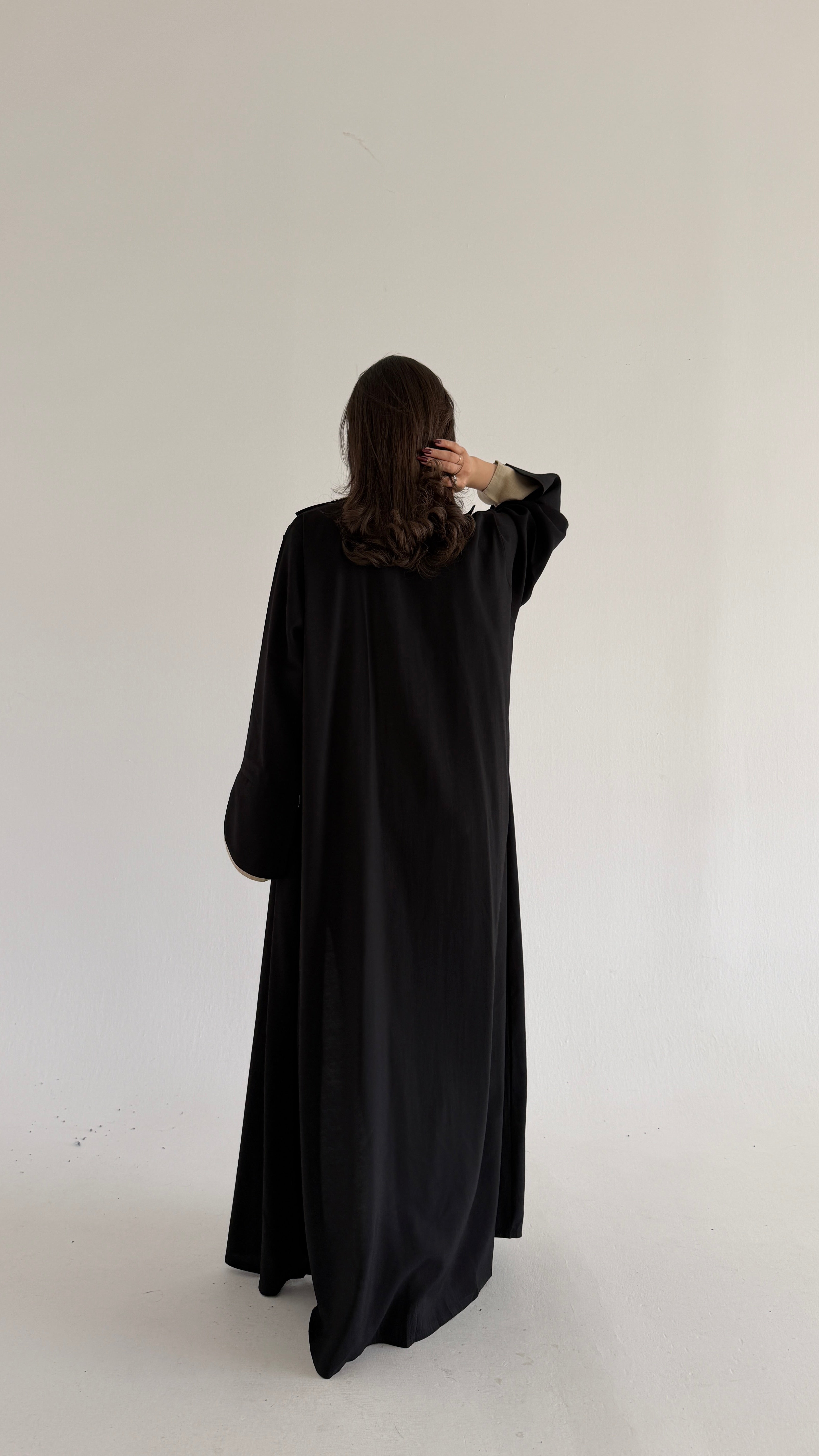 MW1401 - عباية حرير رسمية ياباني مع أكمام لنن - Aya