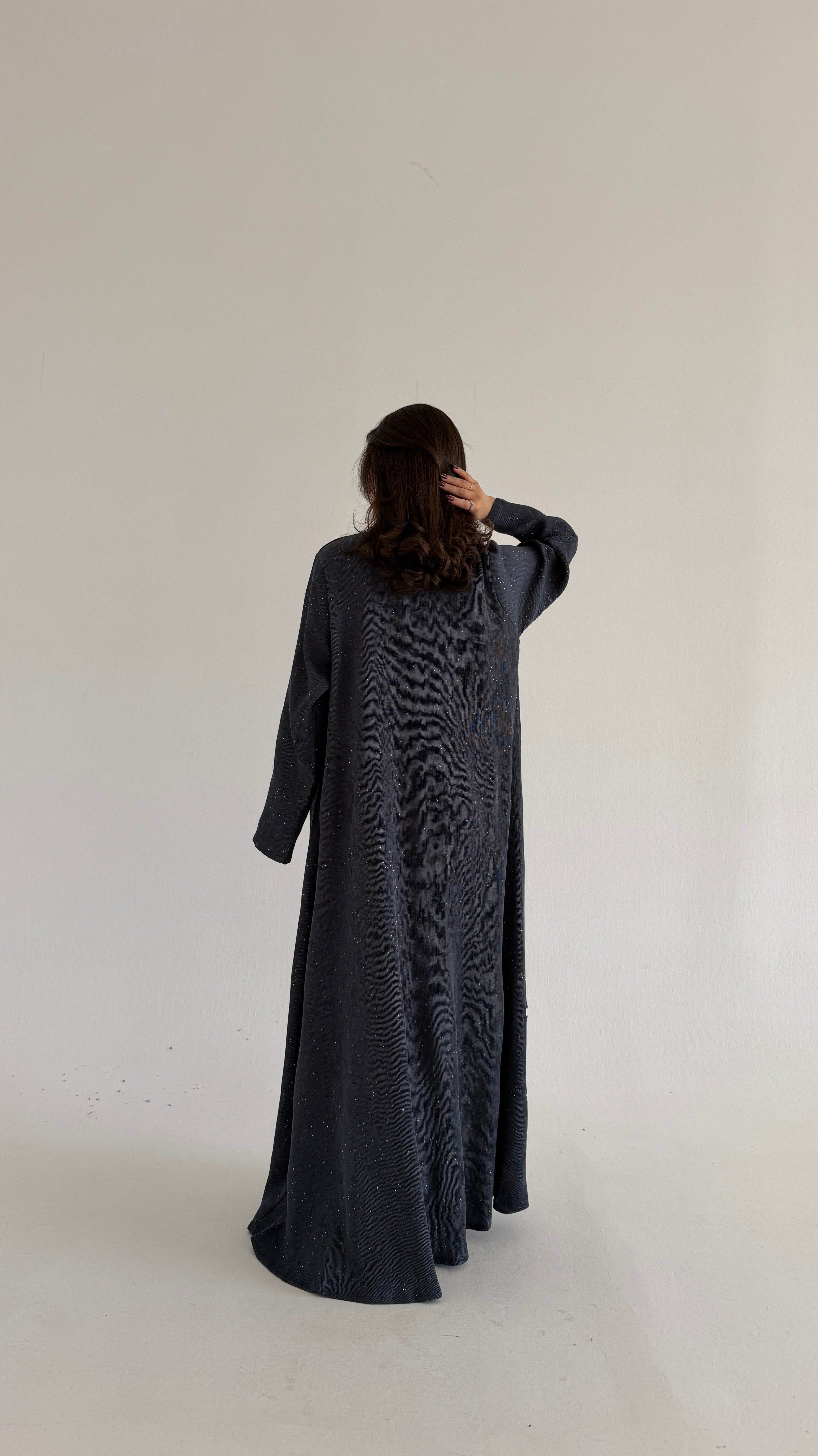 MWT994 - قماش لمعة  قصة كلوش مع ربطة قدام تسكر العباية - Aya