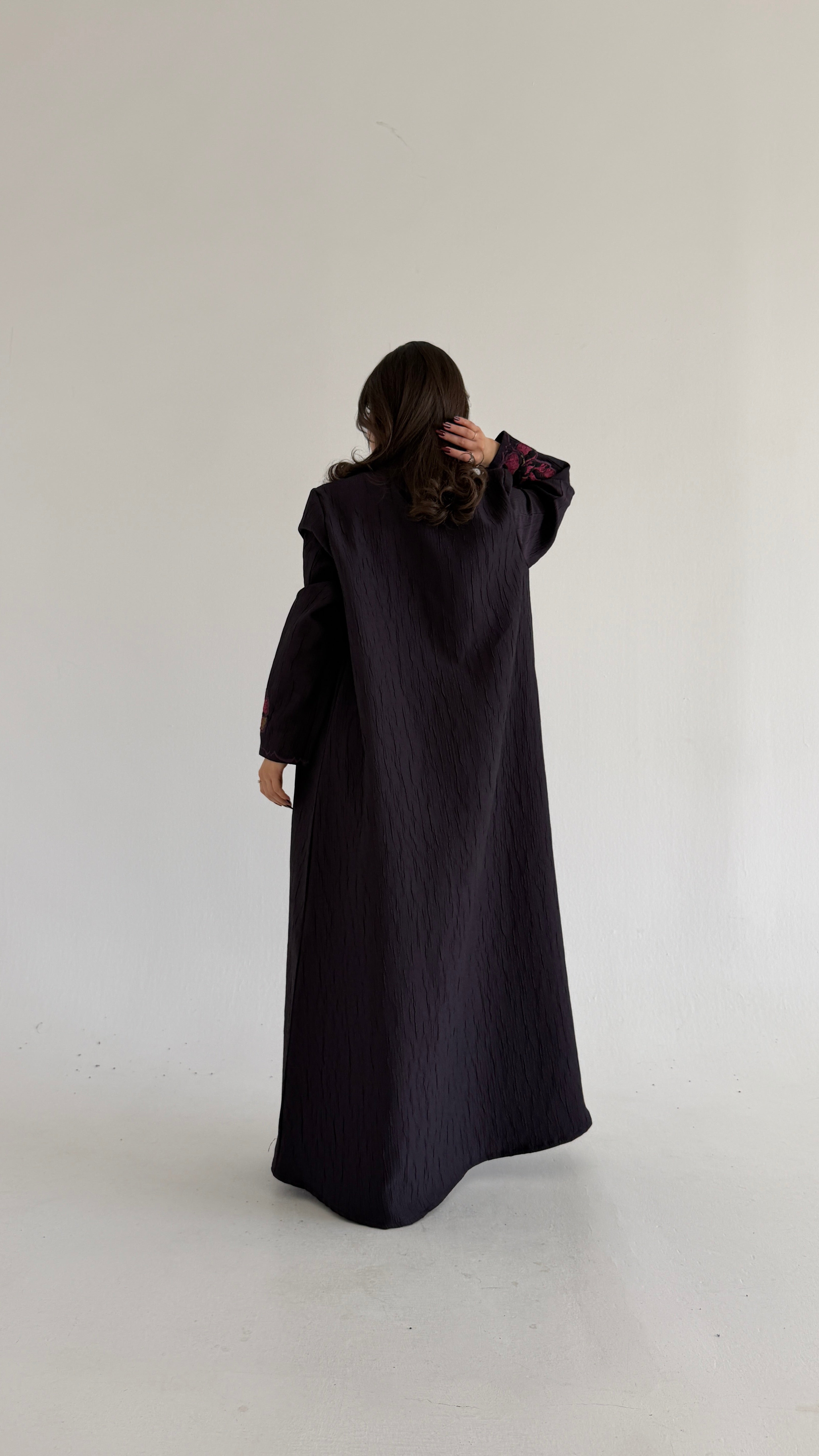 MW2022 - عباية قصة بليزر بتطريز تفتة جاكار - Aya