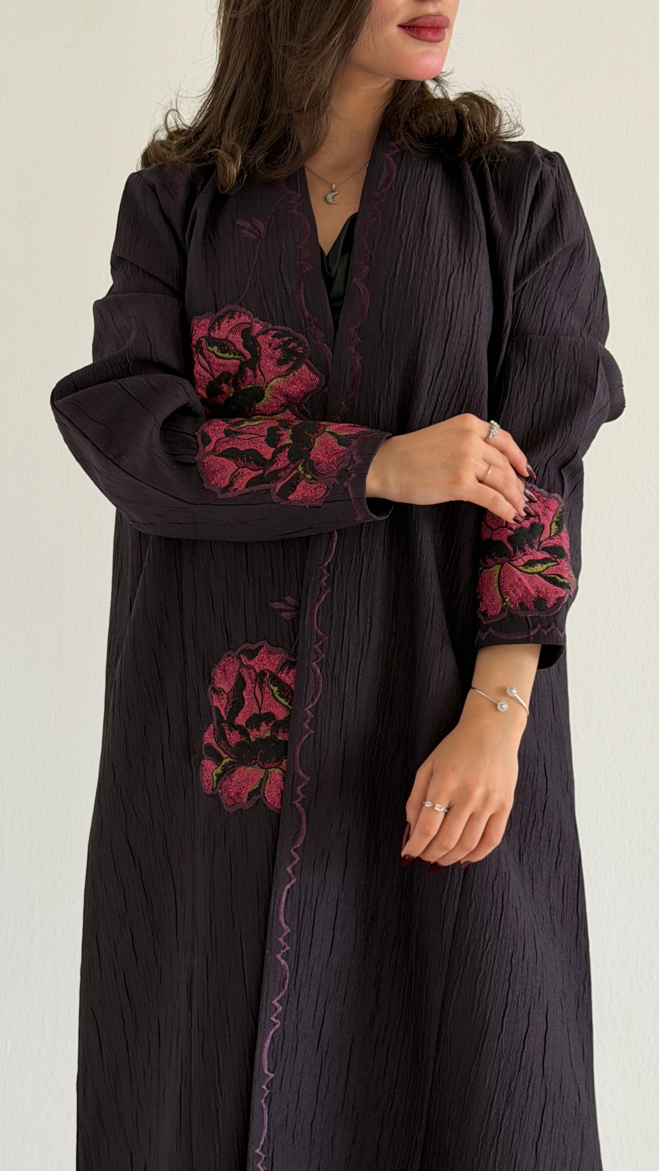 MW2022 - عباية قصة بليزر بتطريز تفتة جاكار - Aya