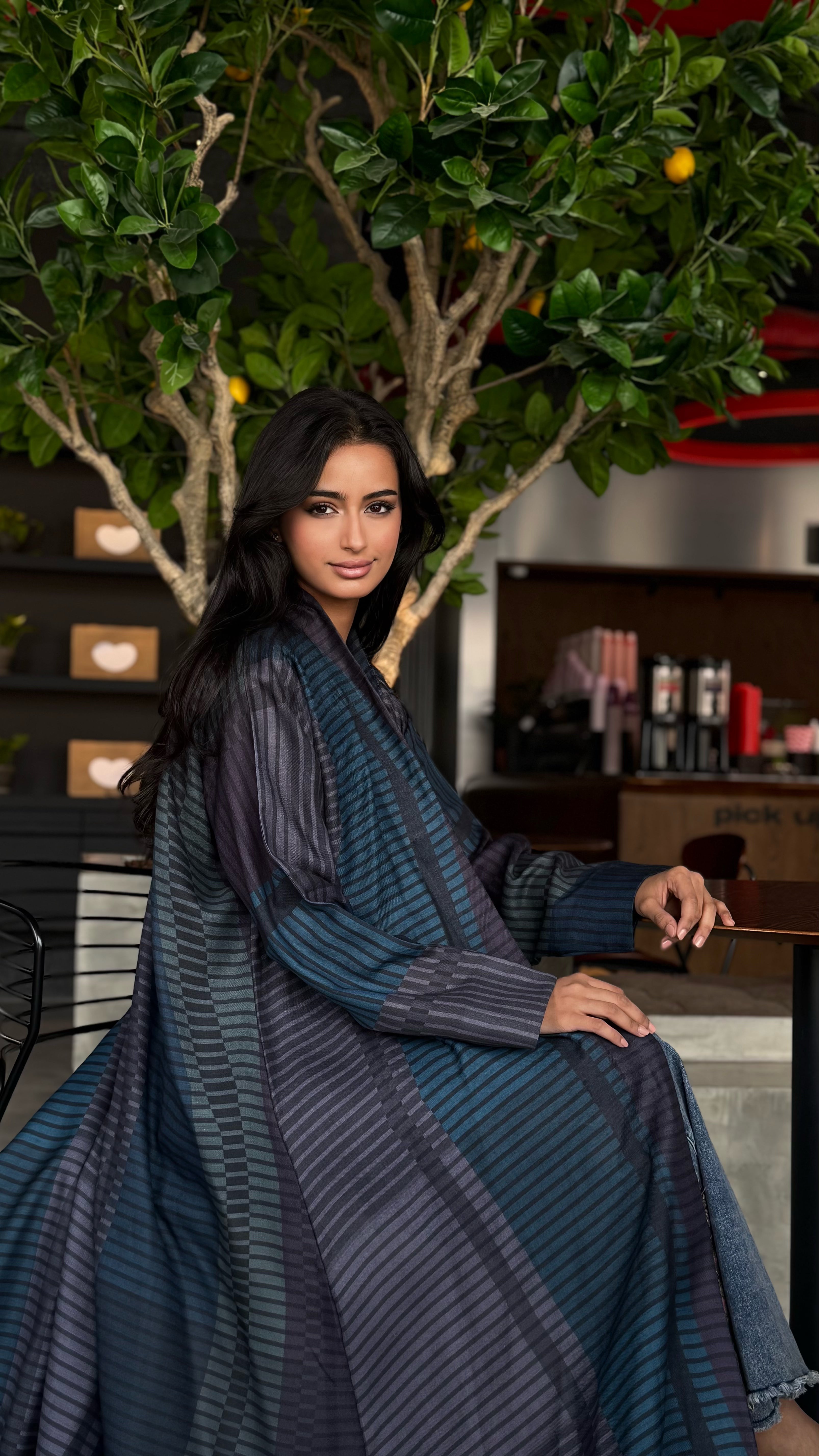 MW1535 - عباية لينن طباعة نص كلوش - Aya
