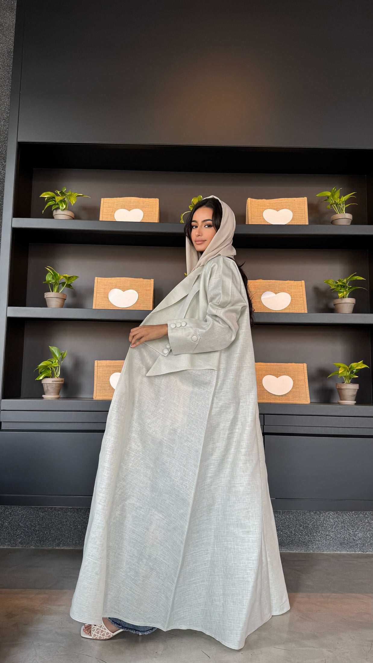 MW1506 - عباية لنن اخضر فاتح صيفية - Aya
