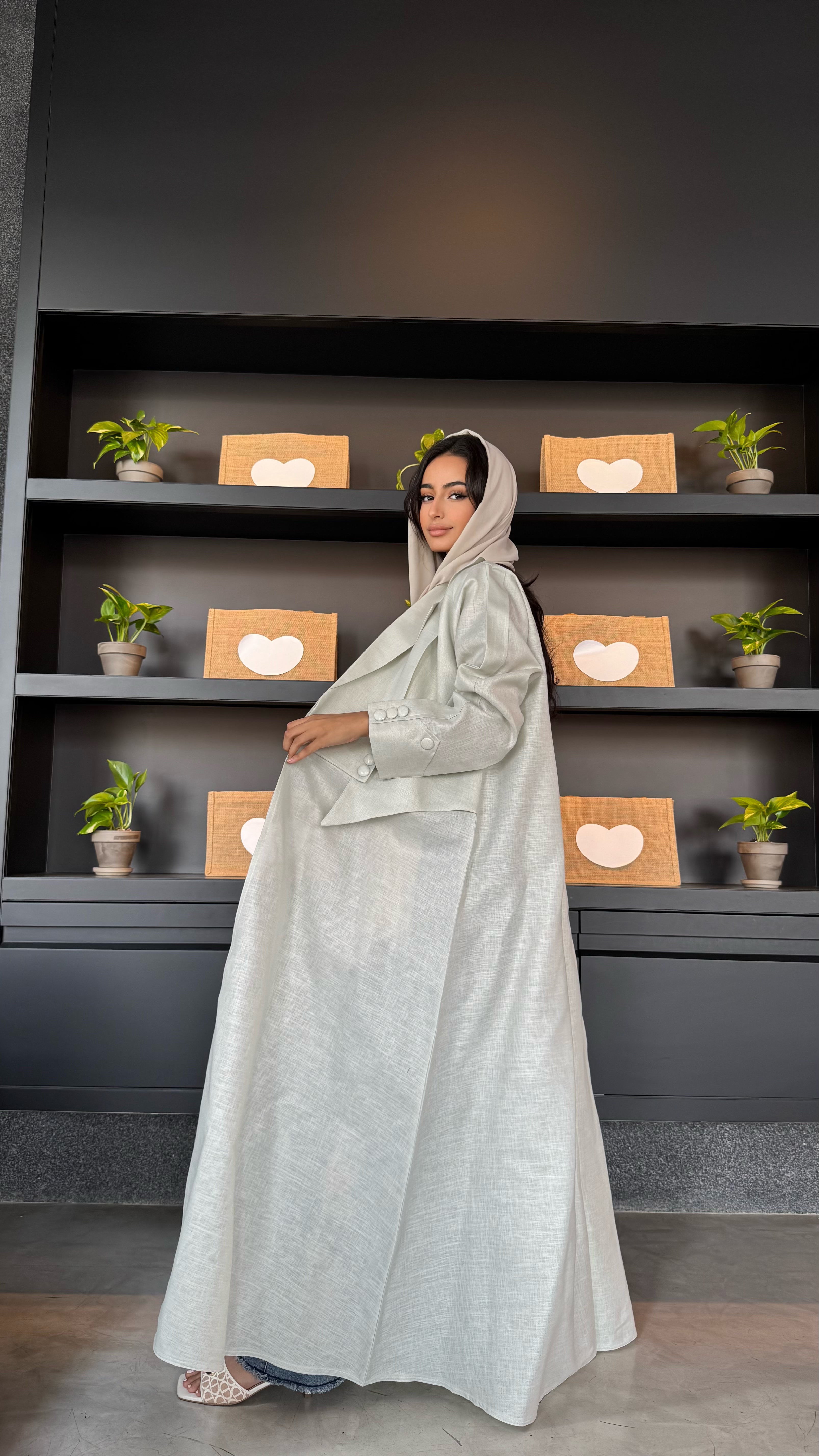 MW1506 - عباية لنن اخضر فاتح صيفية - Aya