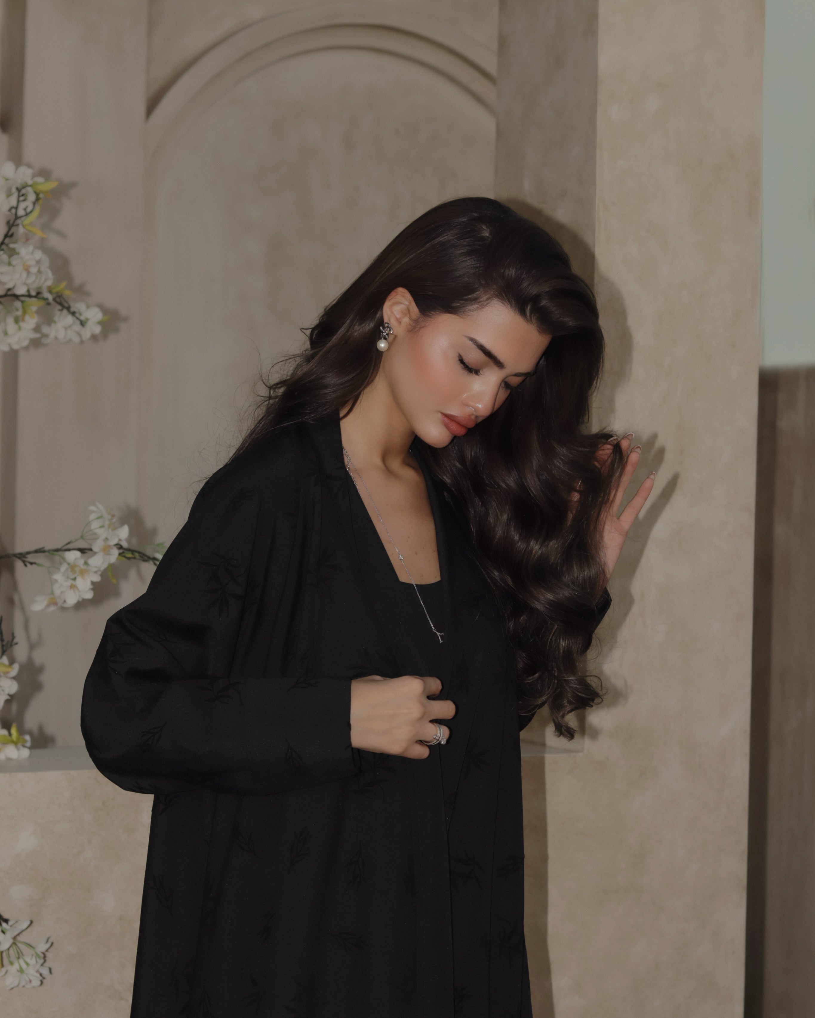 MW645 - Light Crepe Standing with Jacquard Half-Cloche