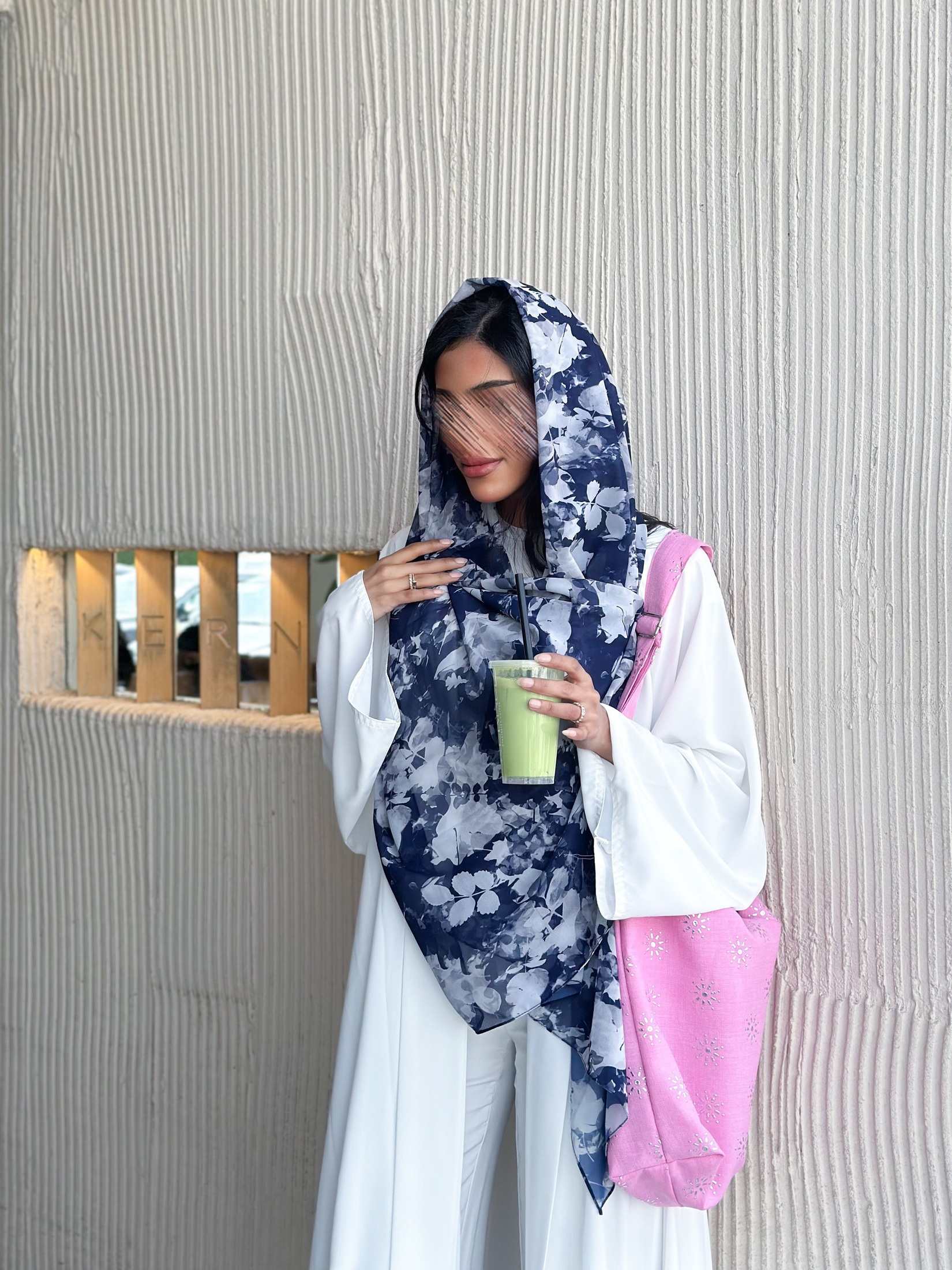 MWB0100 - شنطة هوبو مع تطريز فضى - Aya