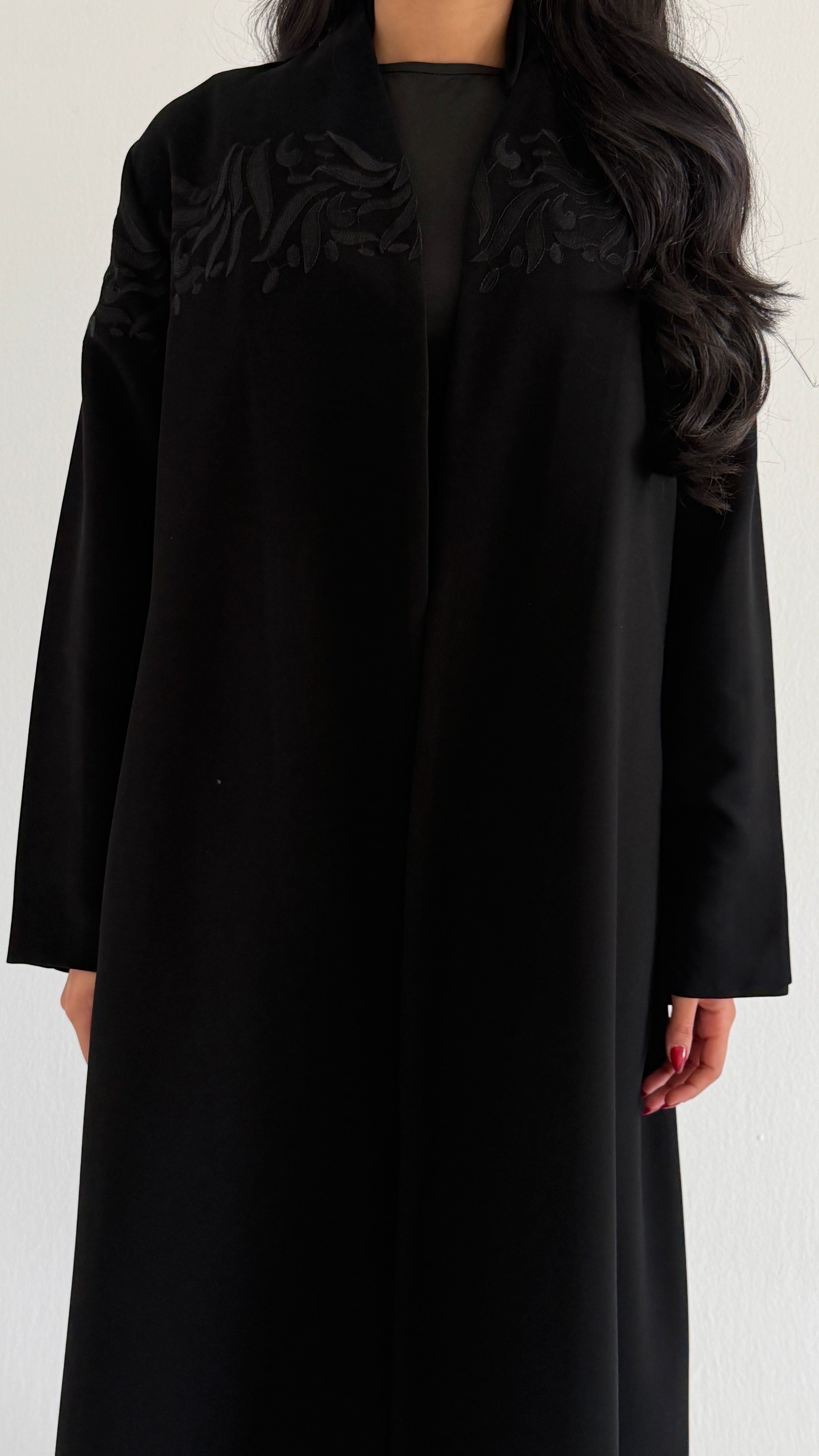 MWT1014 - عباية مع تطريز اسود - Aya