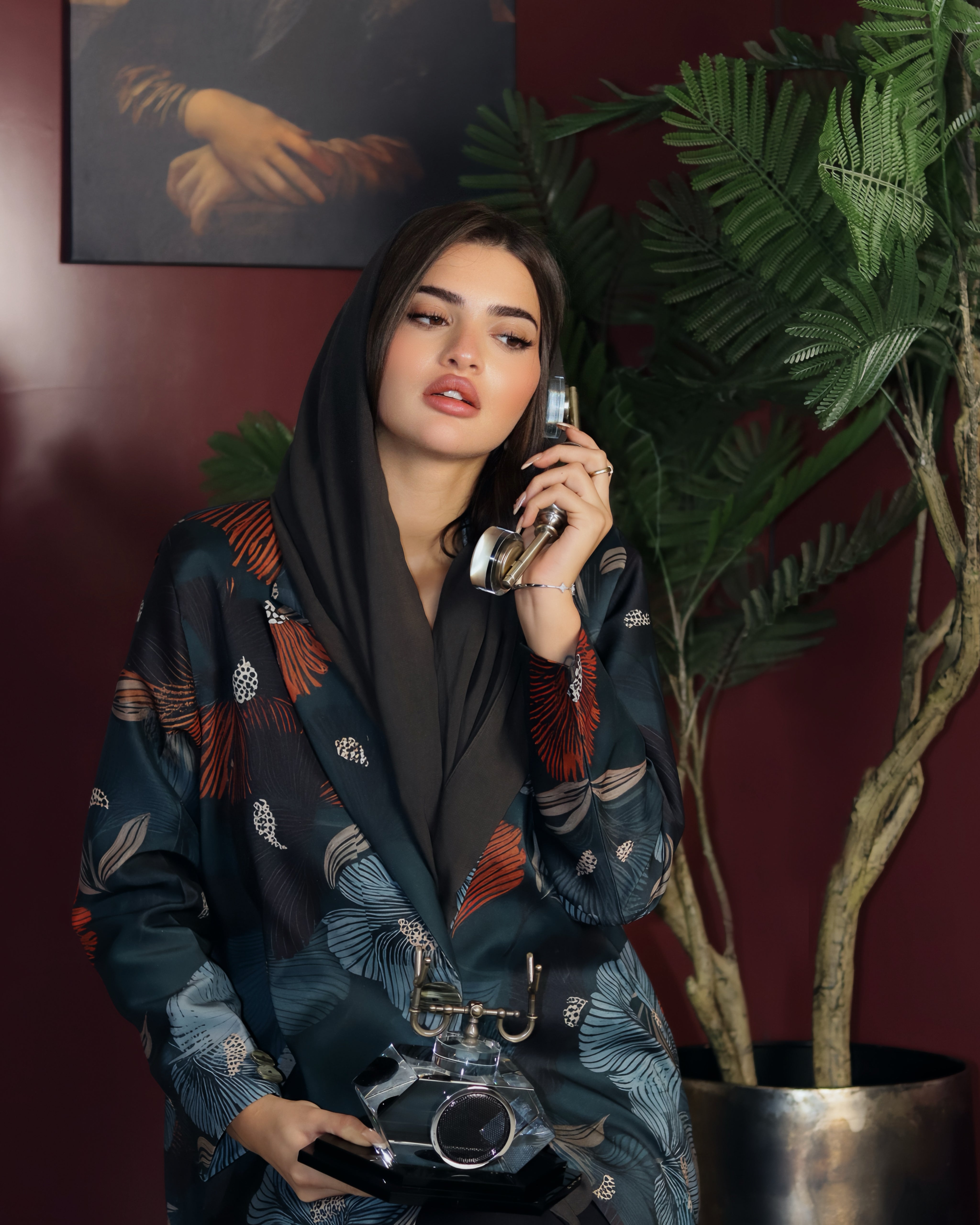 MW645 - Light Crepe Standing with Jacquard Half-Cloche