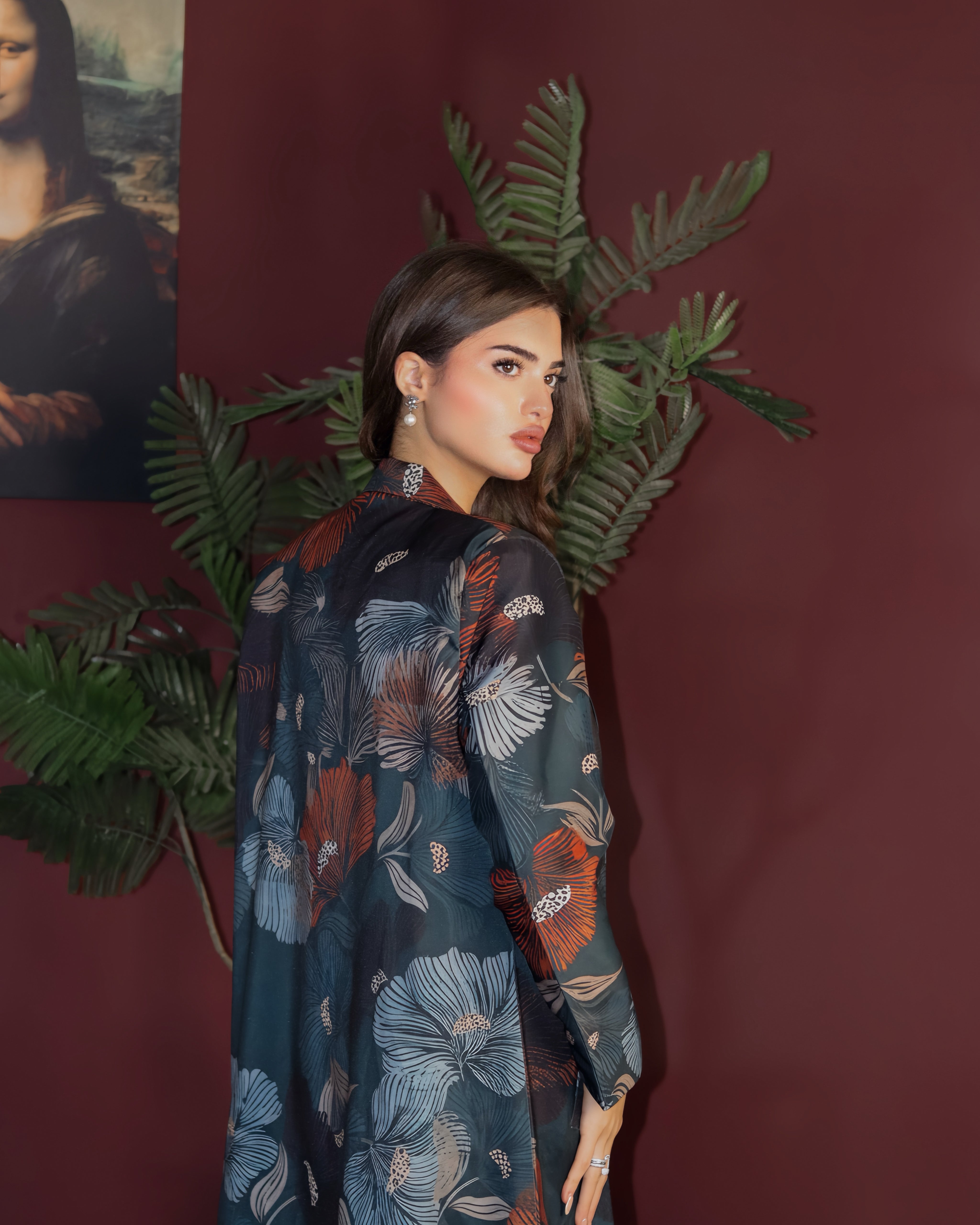 MW645 - Light Crepe Standing with Jacquard Half-Cloche