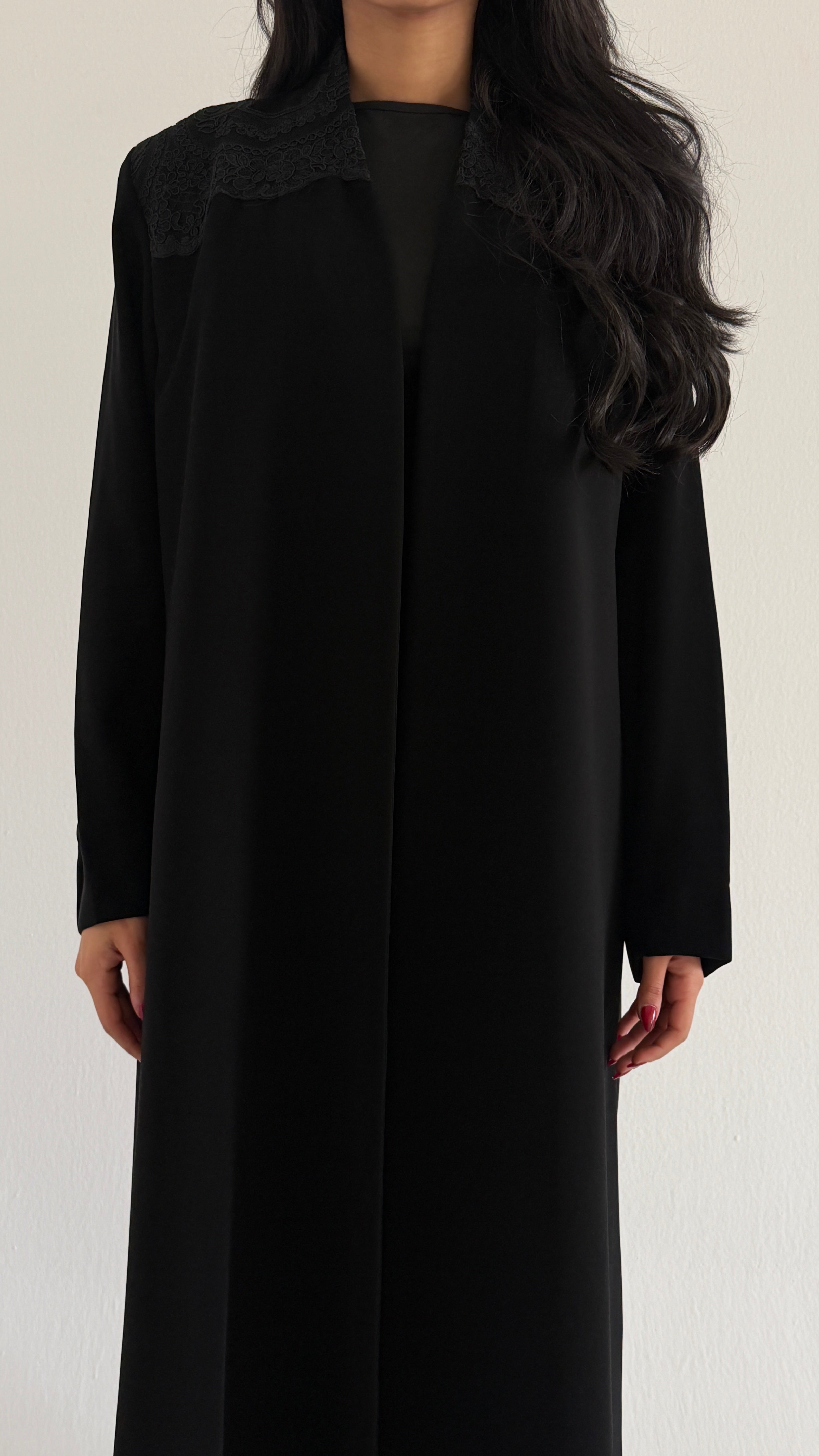 MWT1016 - عبايه مع تدخله دانتيل - Aya