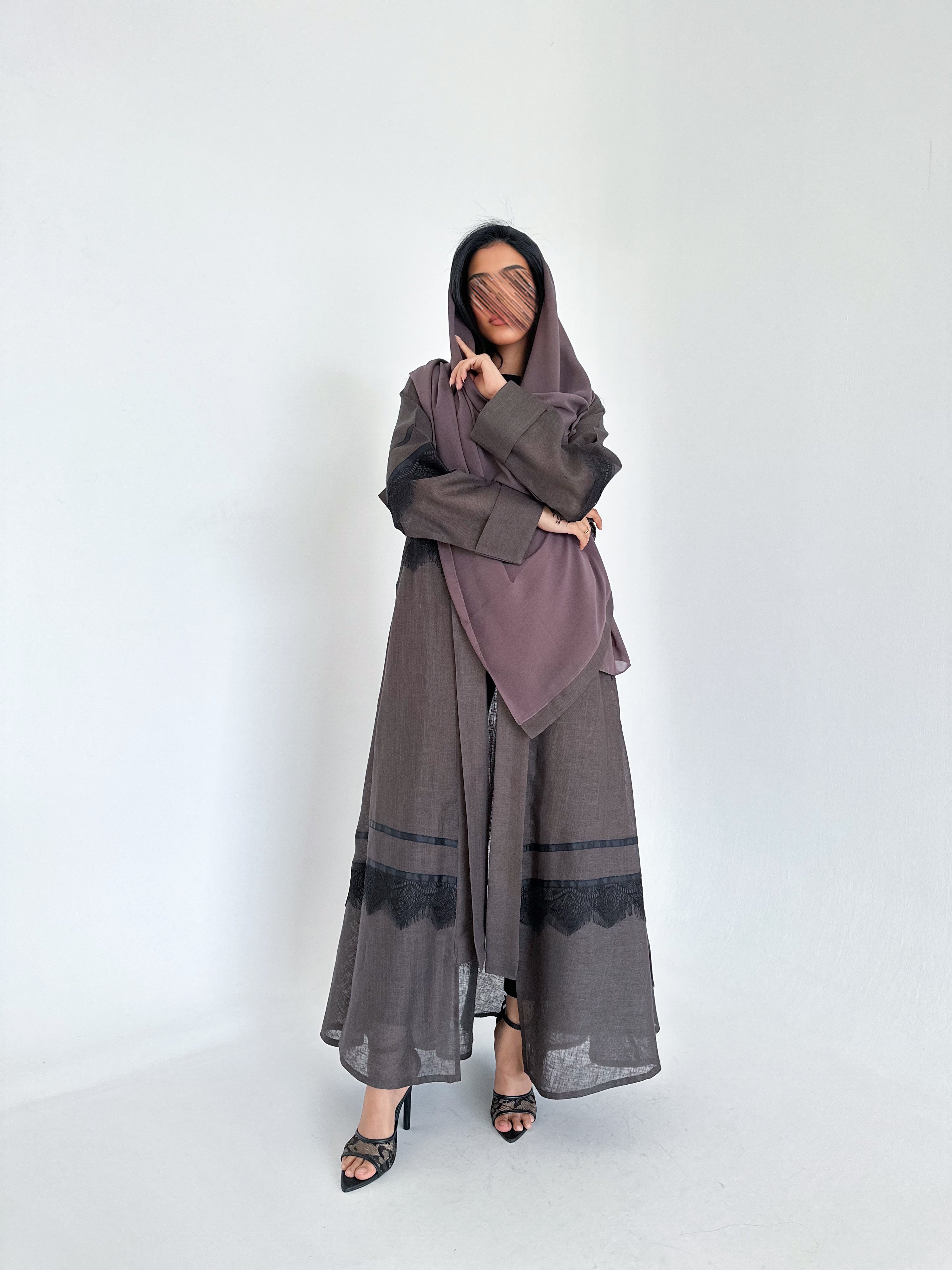 MW645 - Light Crepe Standing with Jacquard Half-Cloche