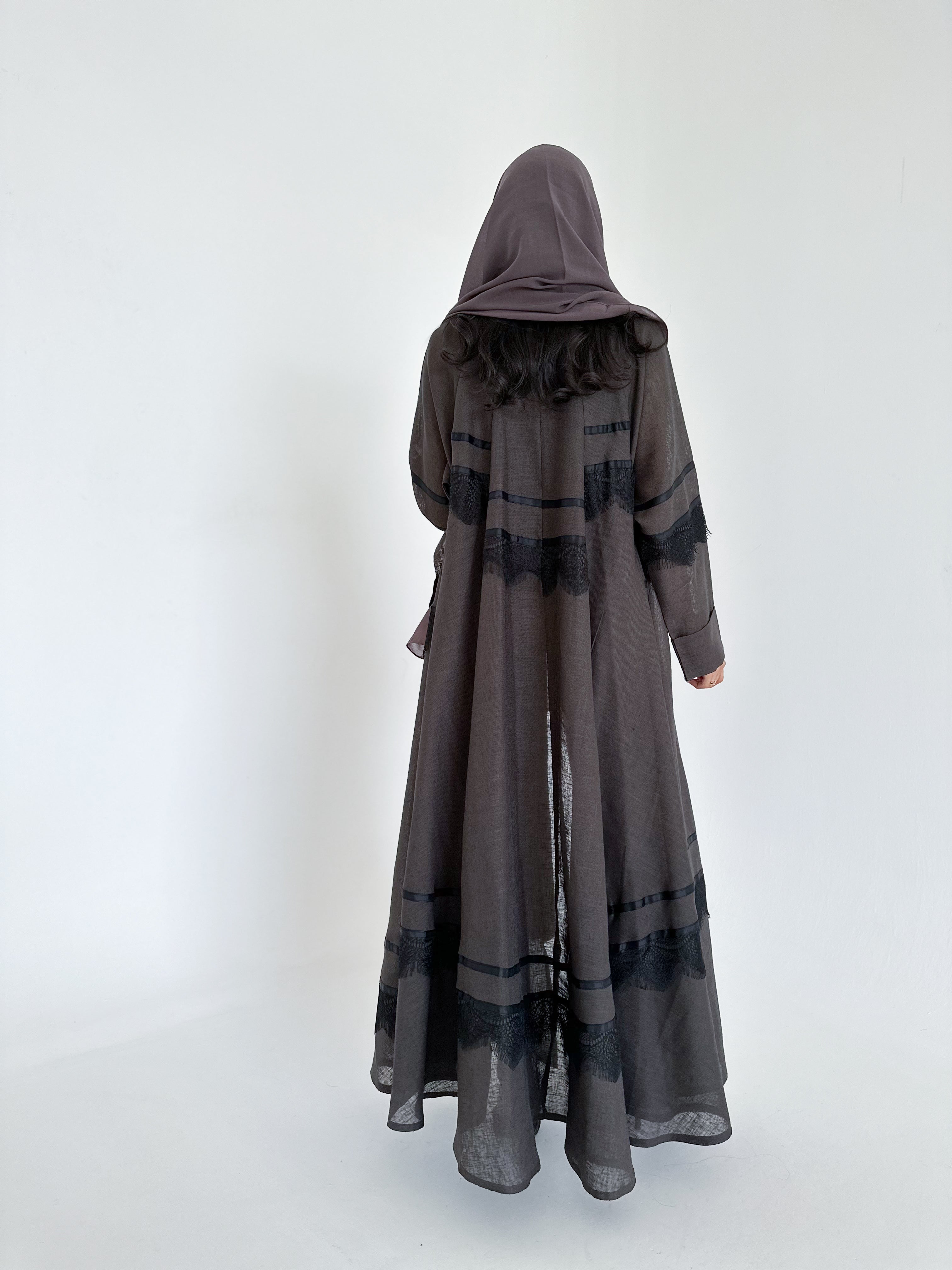 MW645 - Light Crepe Standing with Jacquard Half-Cloche