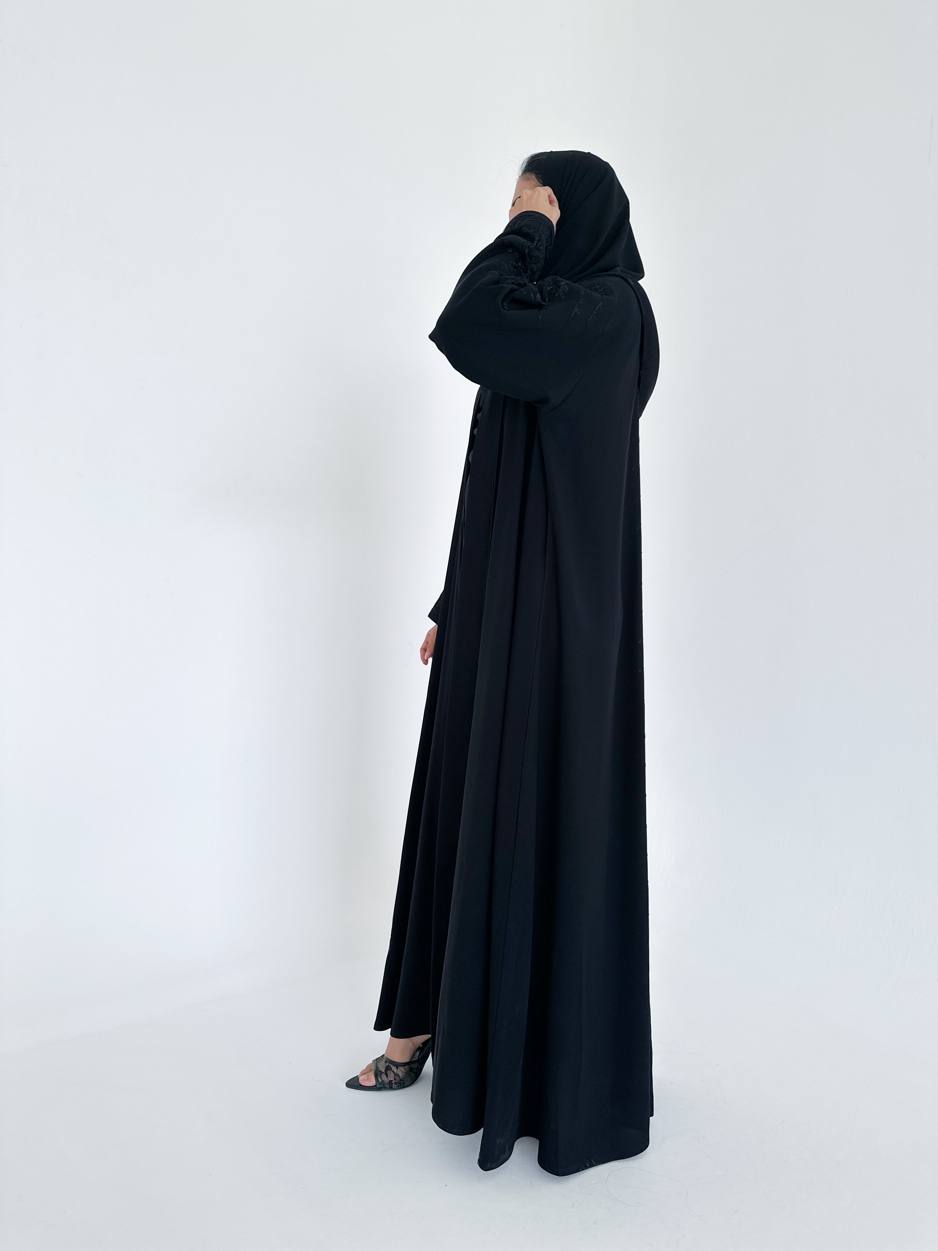 MW645 - Light Crepe Standing with Jacquard Half-Cloche