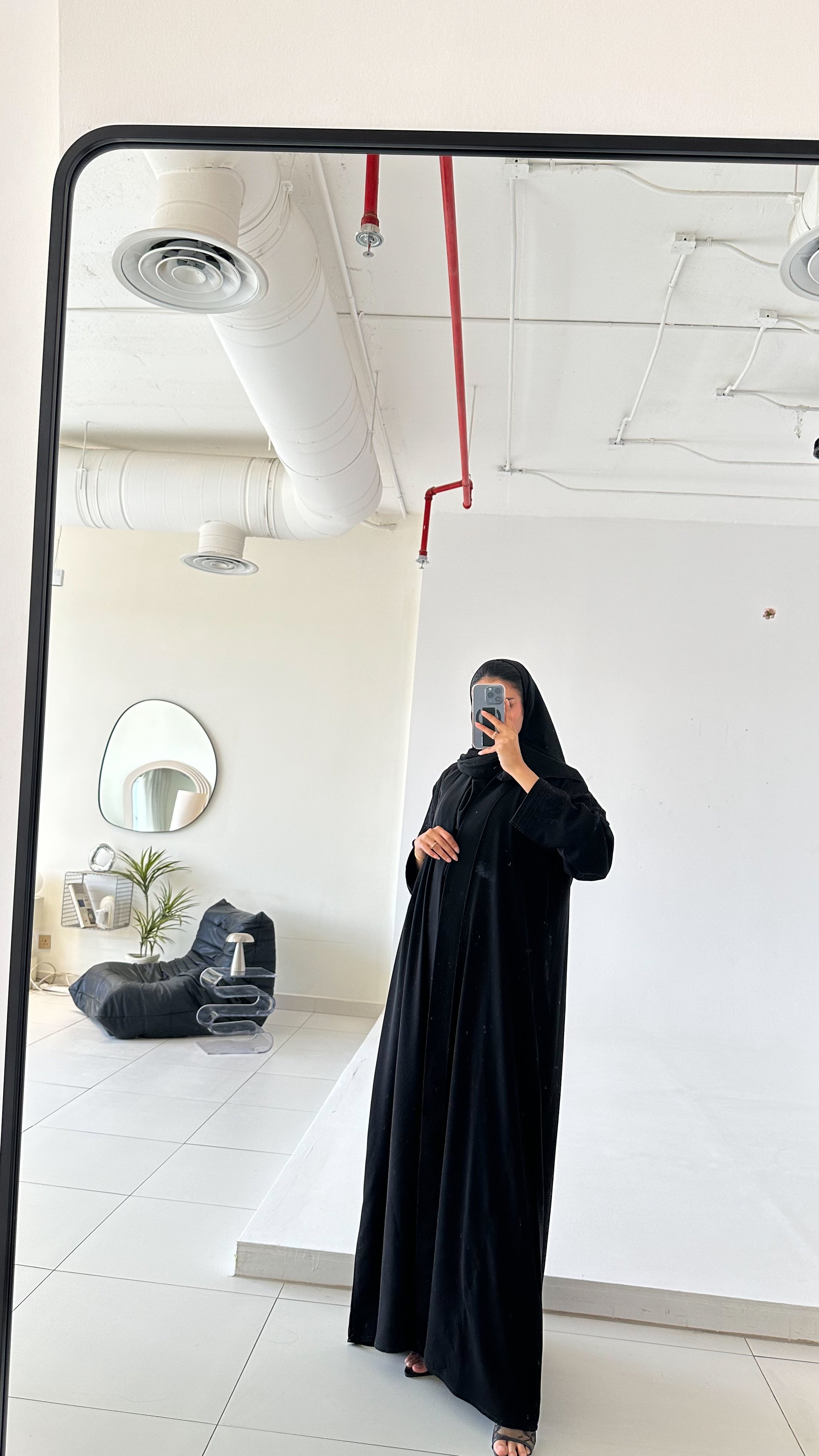 MW645 - Light Crepe Standing with Jacquard Half-Cloche