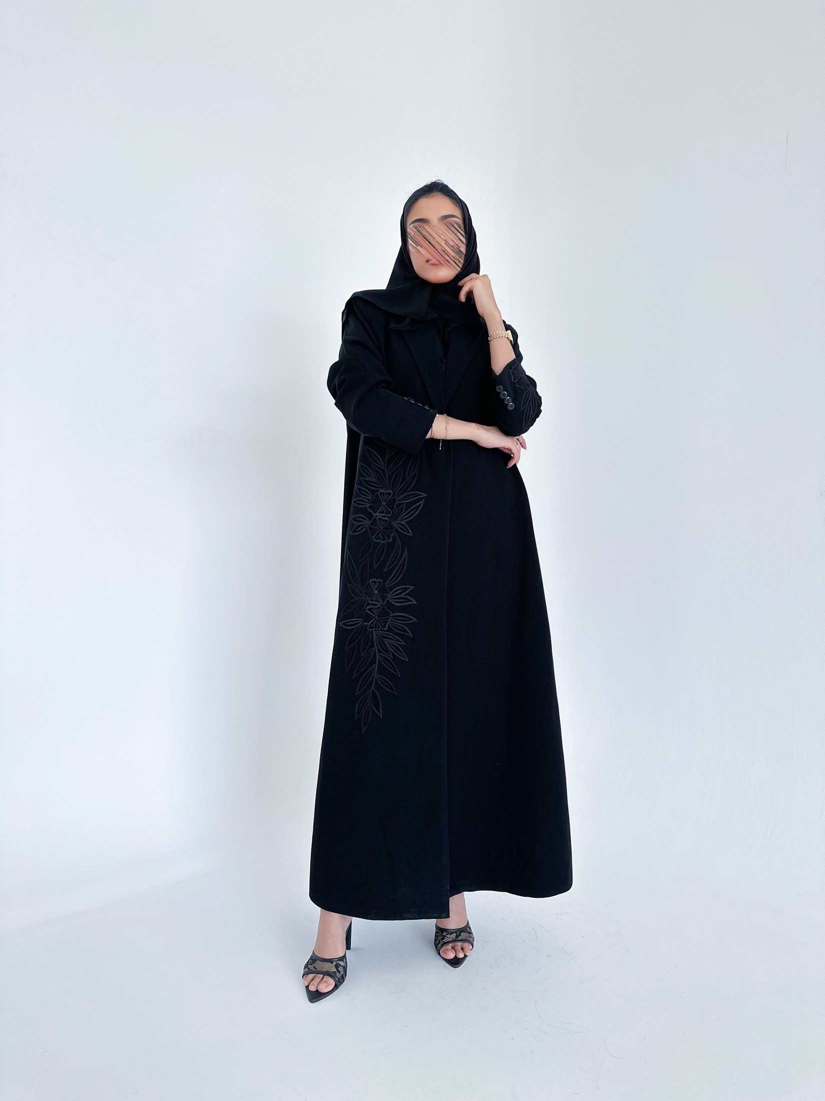 MW1341 -  عباية بليزر بتطريز اسود - Aya