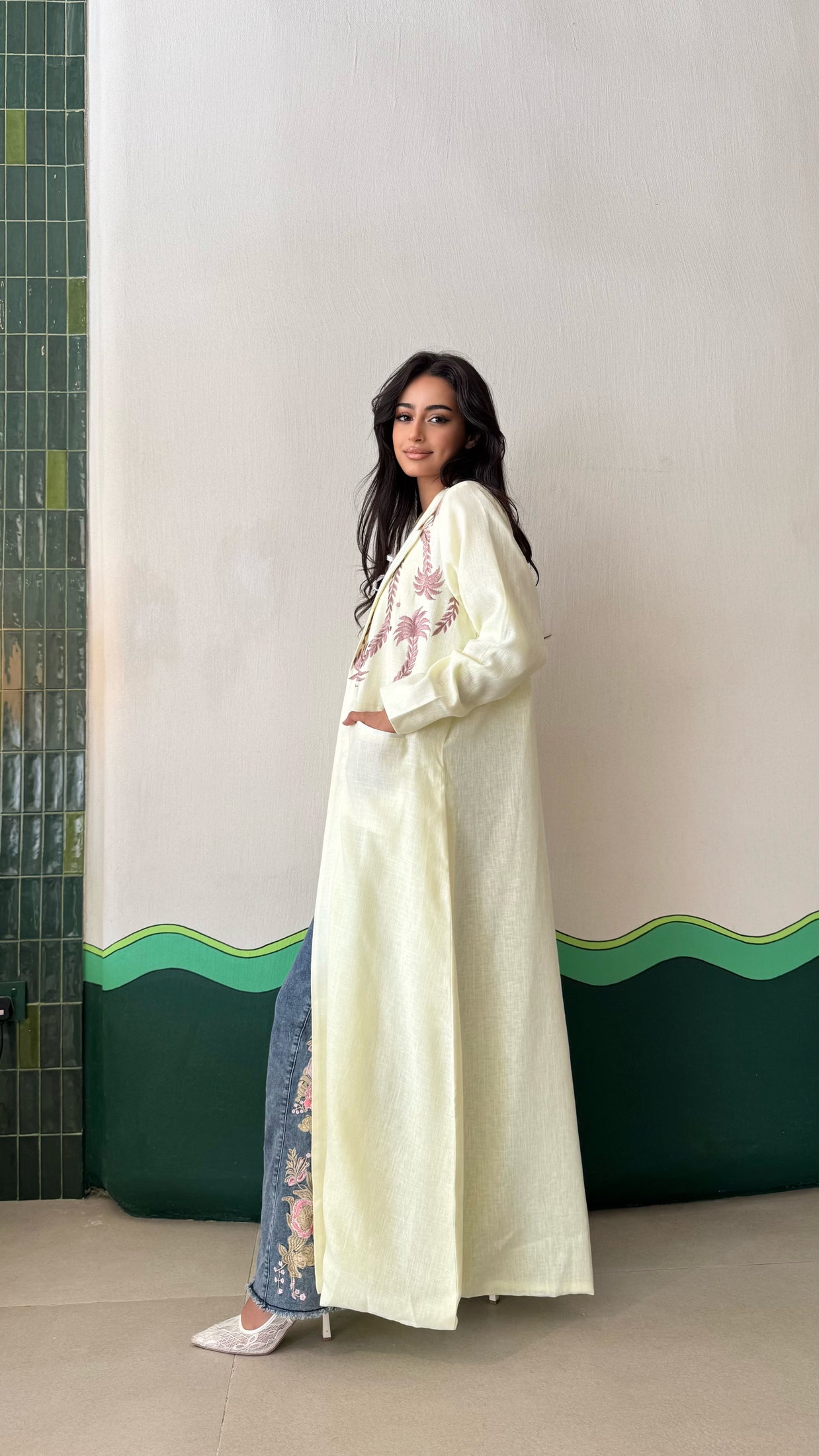 MWT426  - عباية بليزر مع تطريز - Aya