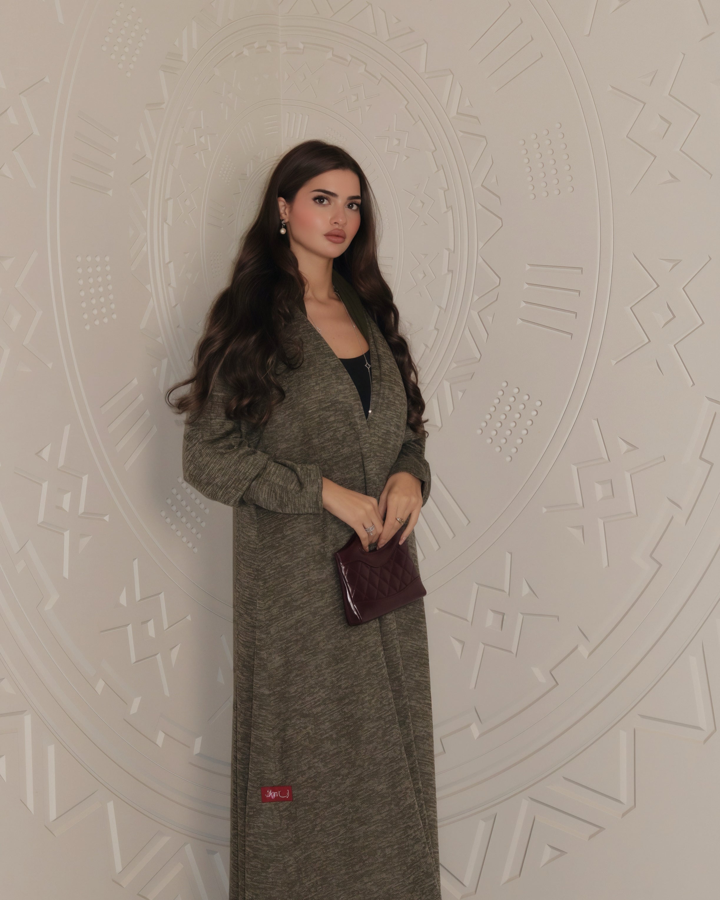 MW645 - Light Crepe Standing with Jacquard Half-Cloche