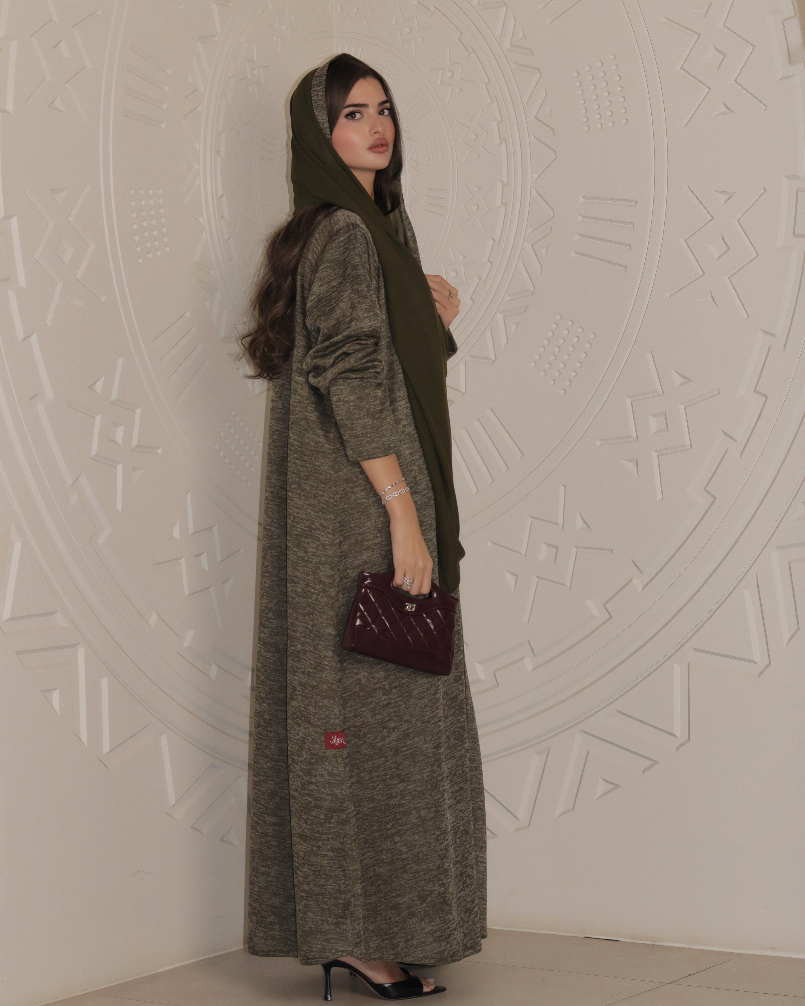 MW645 - Light Crepe Standing with Jacquard Half-Cloche