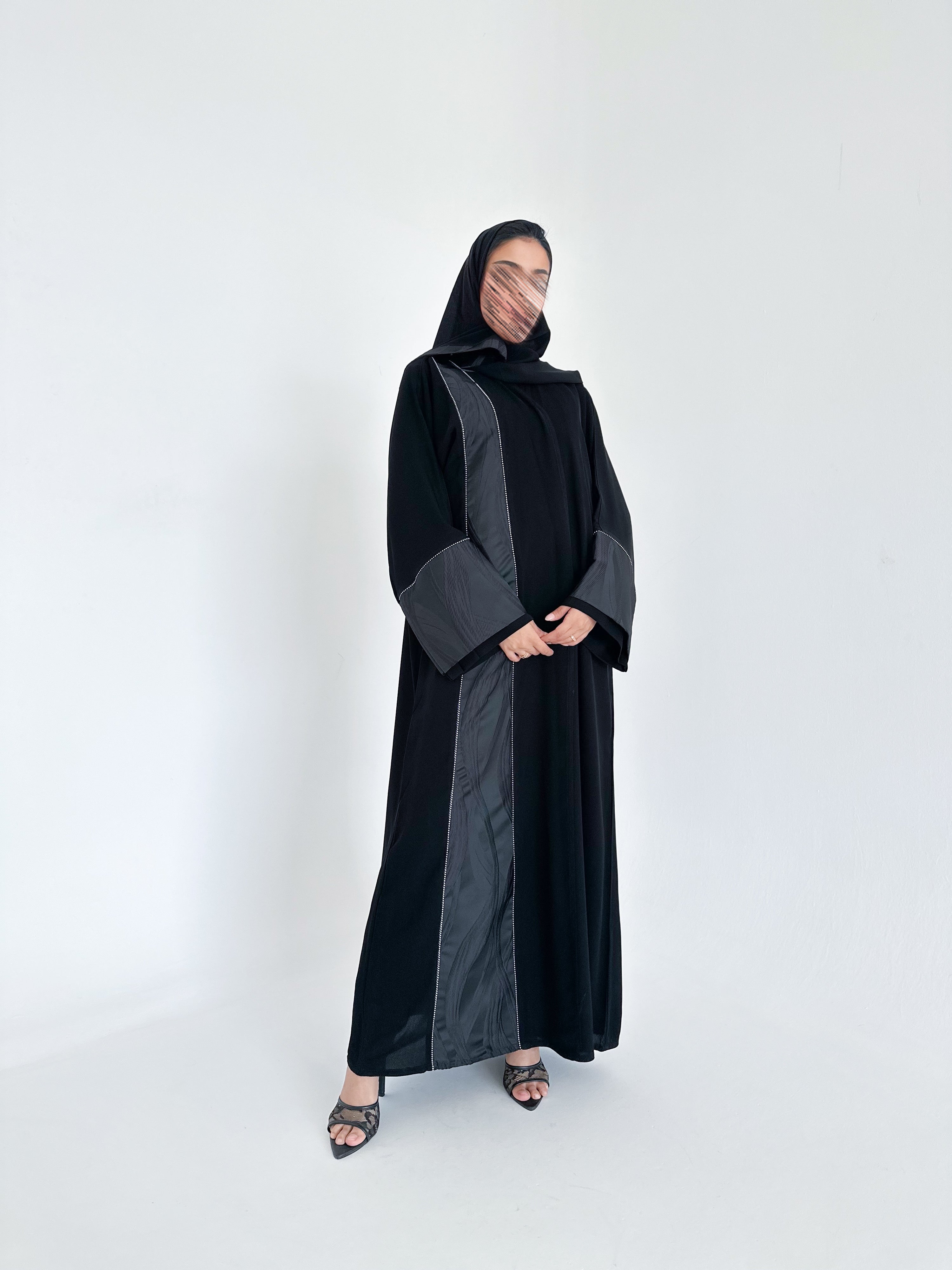 MW645 - Light Crepe Standing with Jacquard Half-Cloche