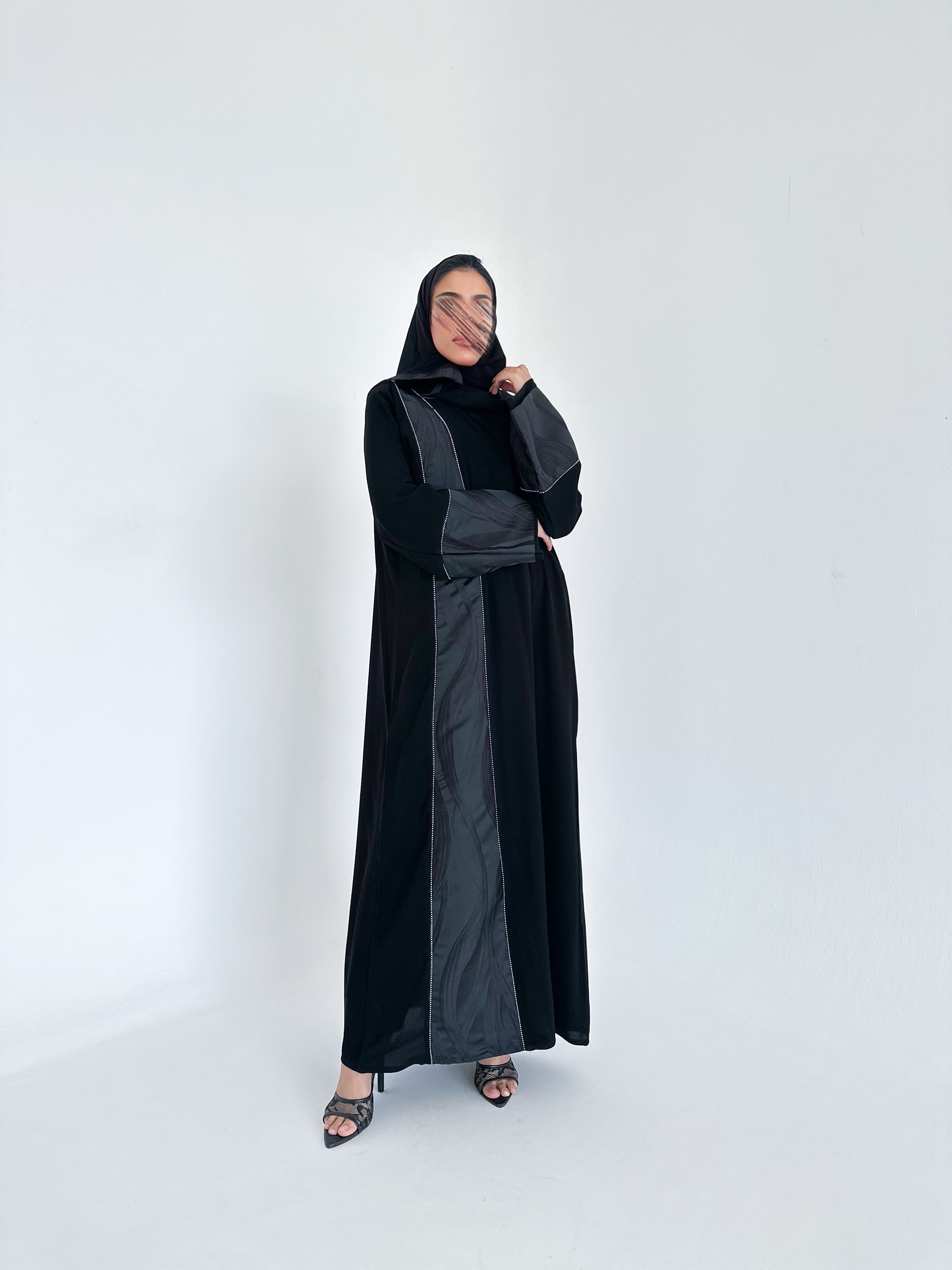 MW645 - Light Crepe Standing with Jacquard Half-Cloche