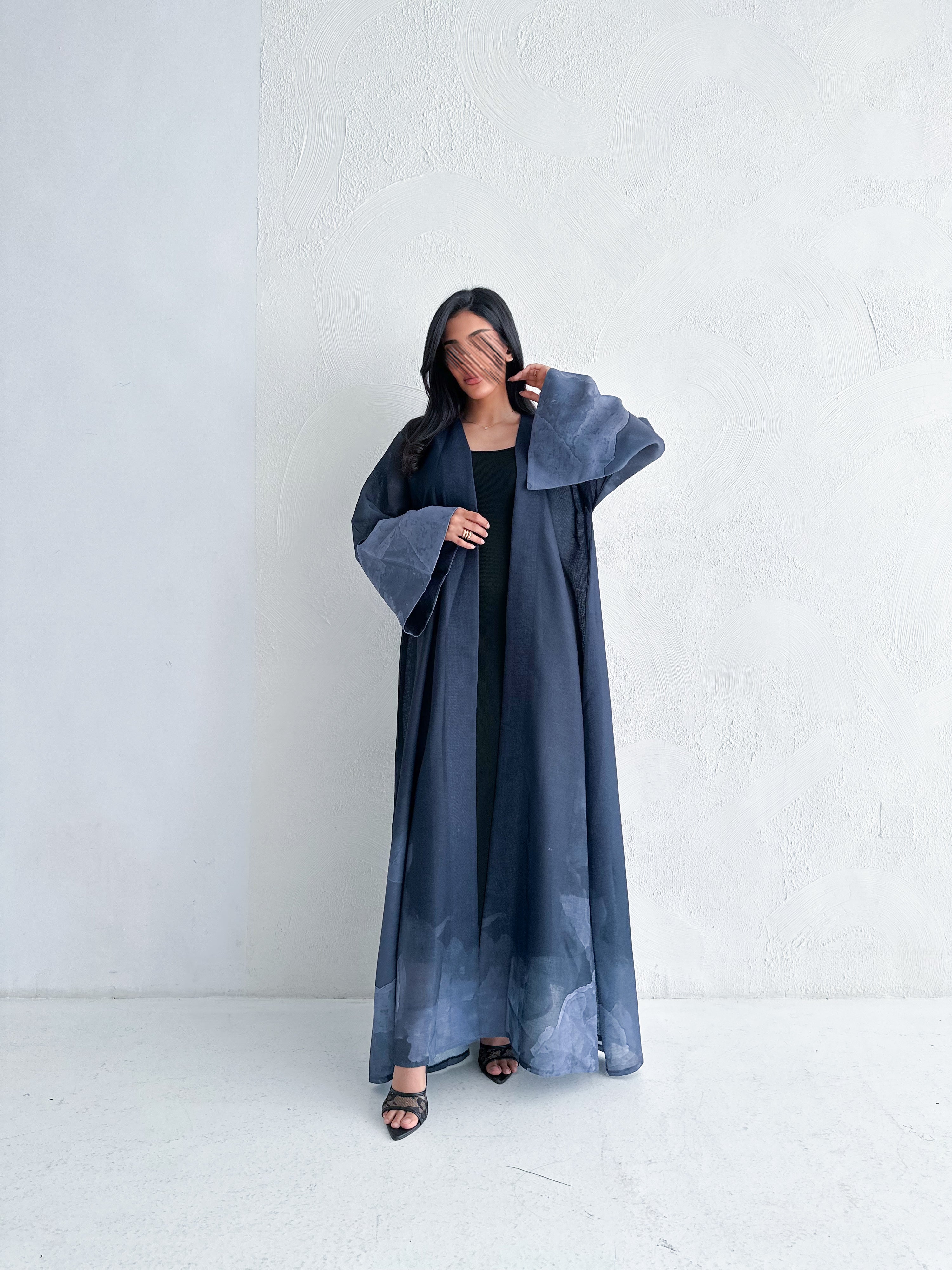 MW645 - Light Crepe Standing with Jacquard Half-Cloche