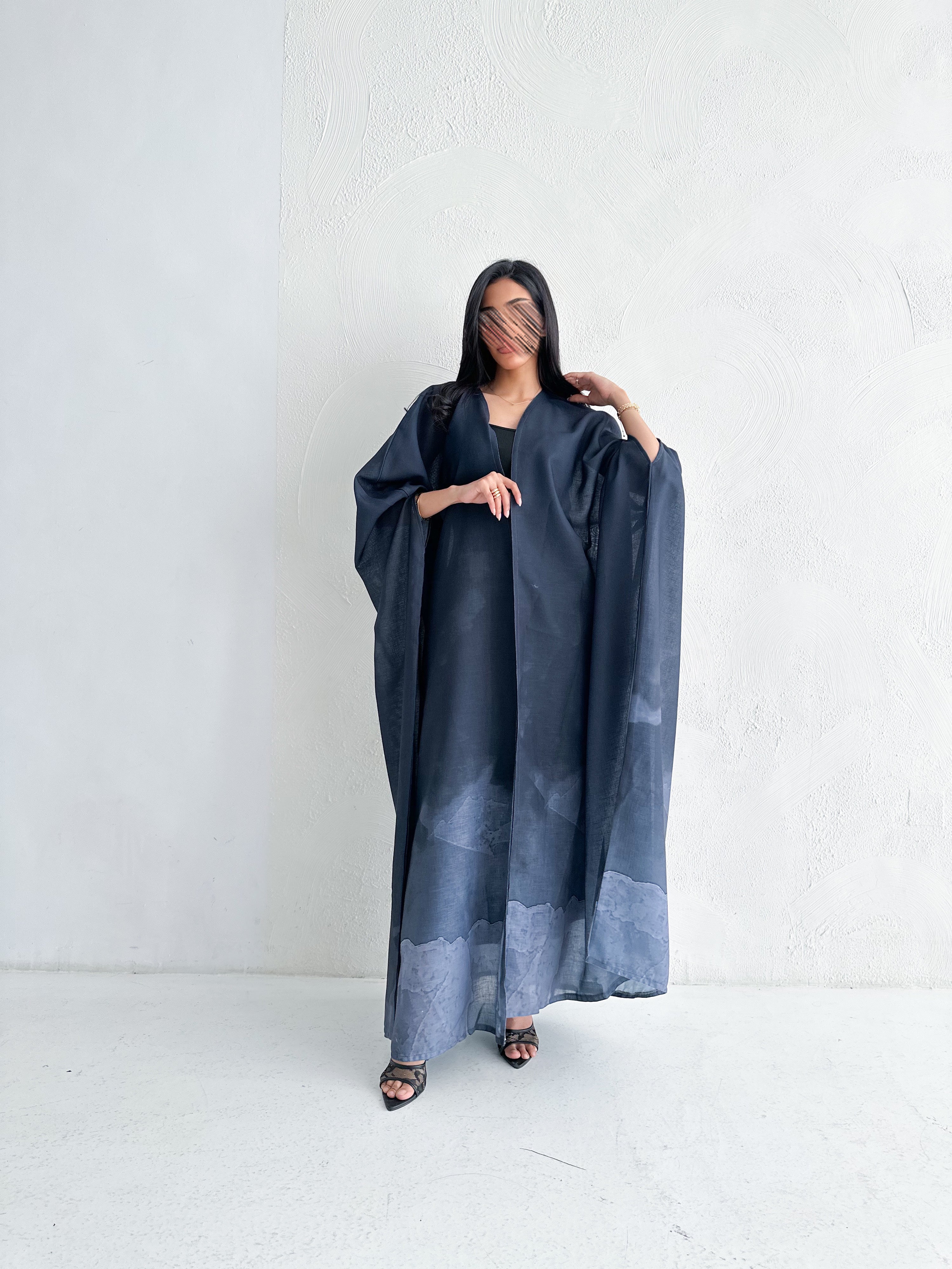 MW645 - Light Crepe Standing with Jacquard Half-Cloche
