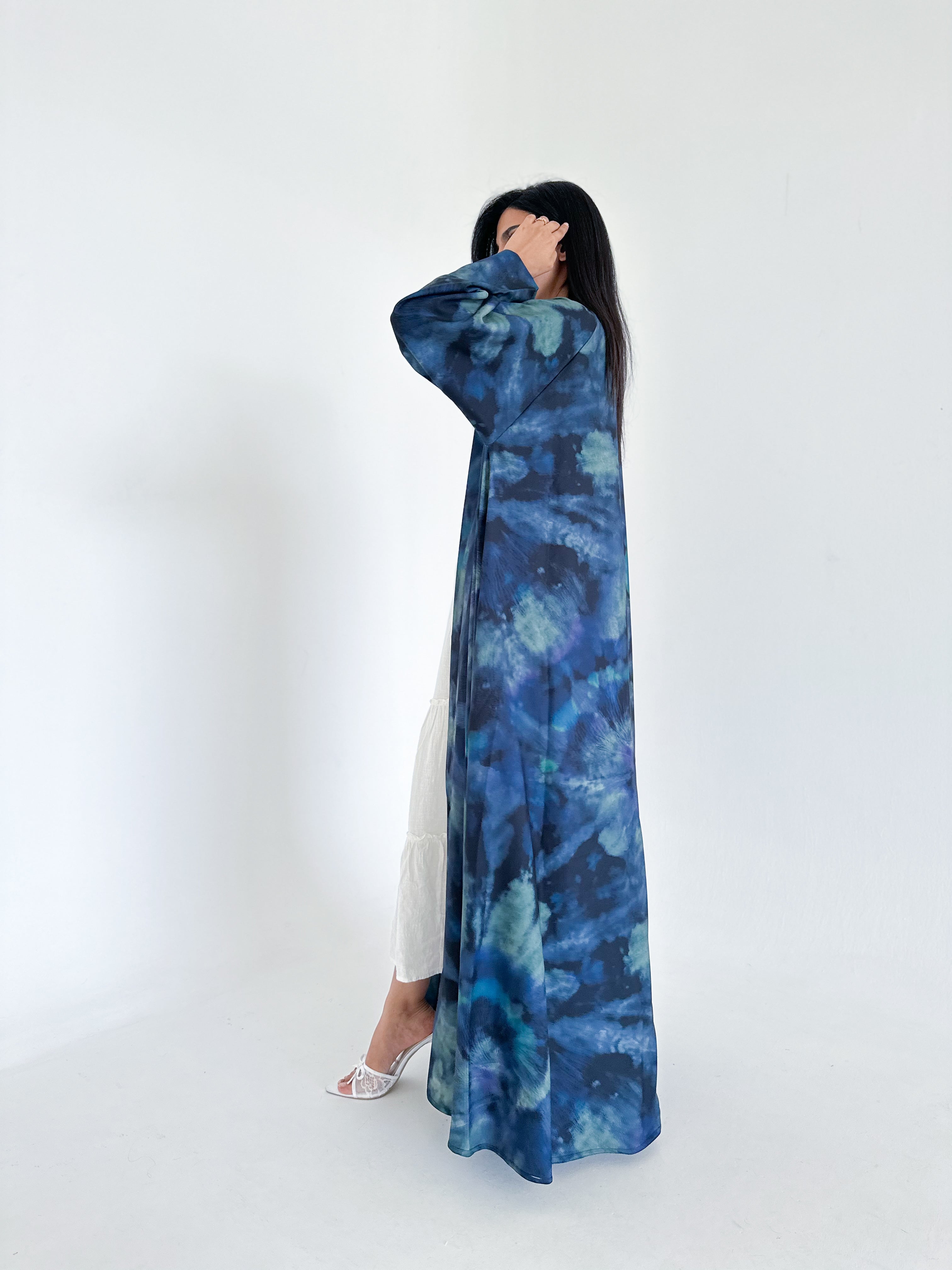 MW645 - Light Crepe Standing with Jacquard Half-Cloche