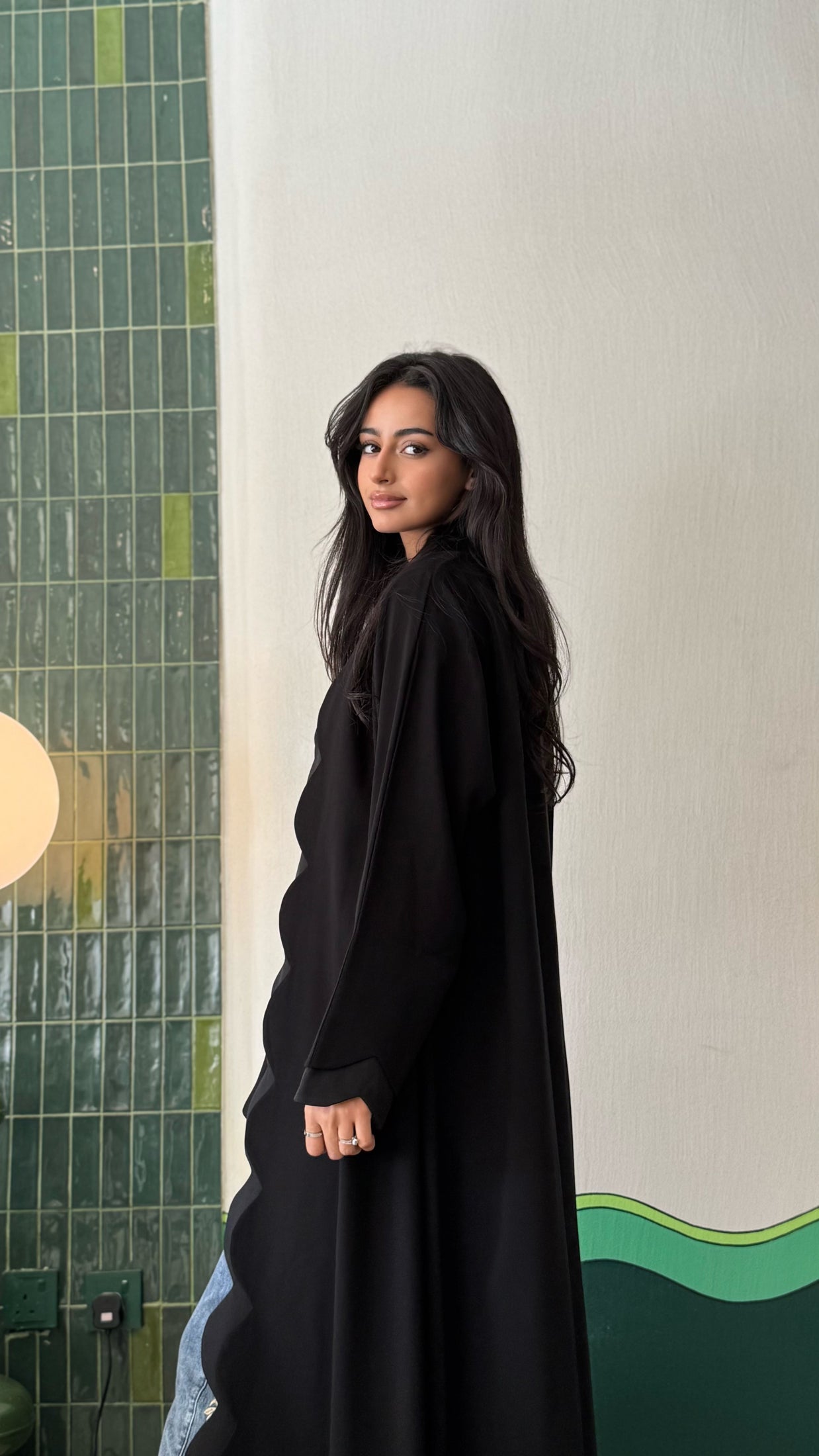 MWT424  - عباية سودا مع قماش تفته - Aya