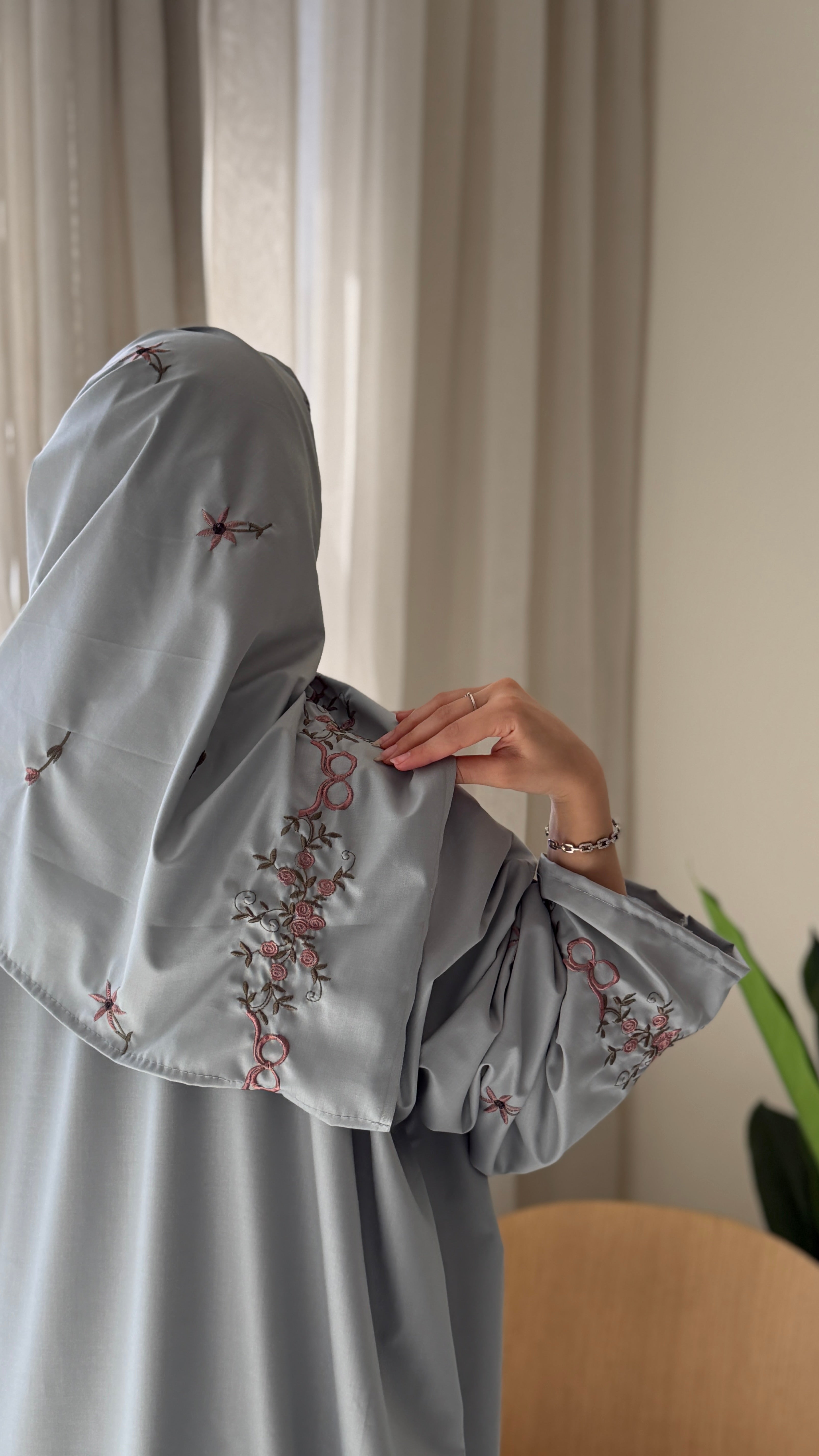 MWR04 - طقم سجادة و شرشف توليب رمادي - Aya