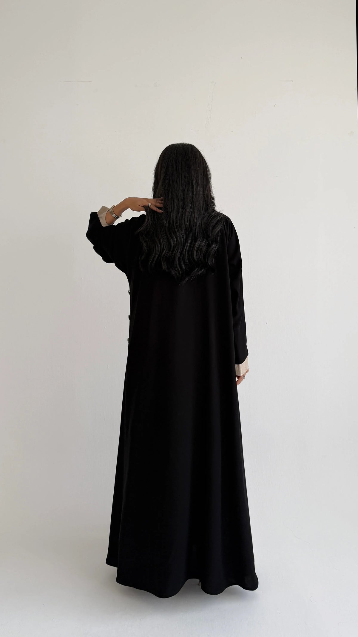 MWT1264 - عباية اسود بتدخيلة جاكار بيج - Aya