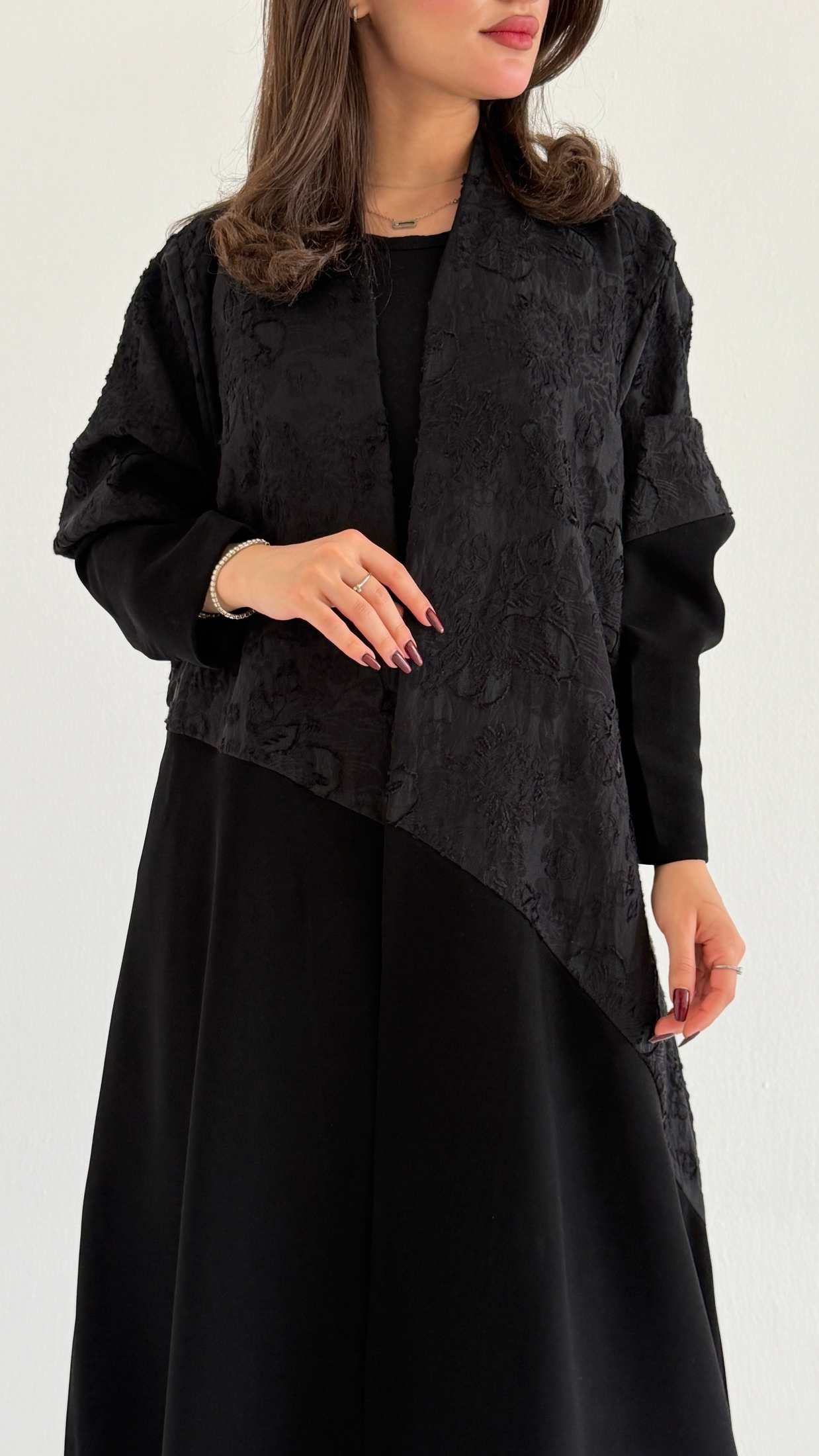 MWT1084 - عباية مع تدخيله مشجر |Abaya with floral inserts - Aya