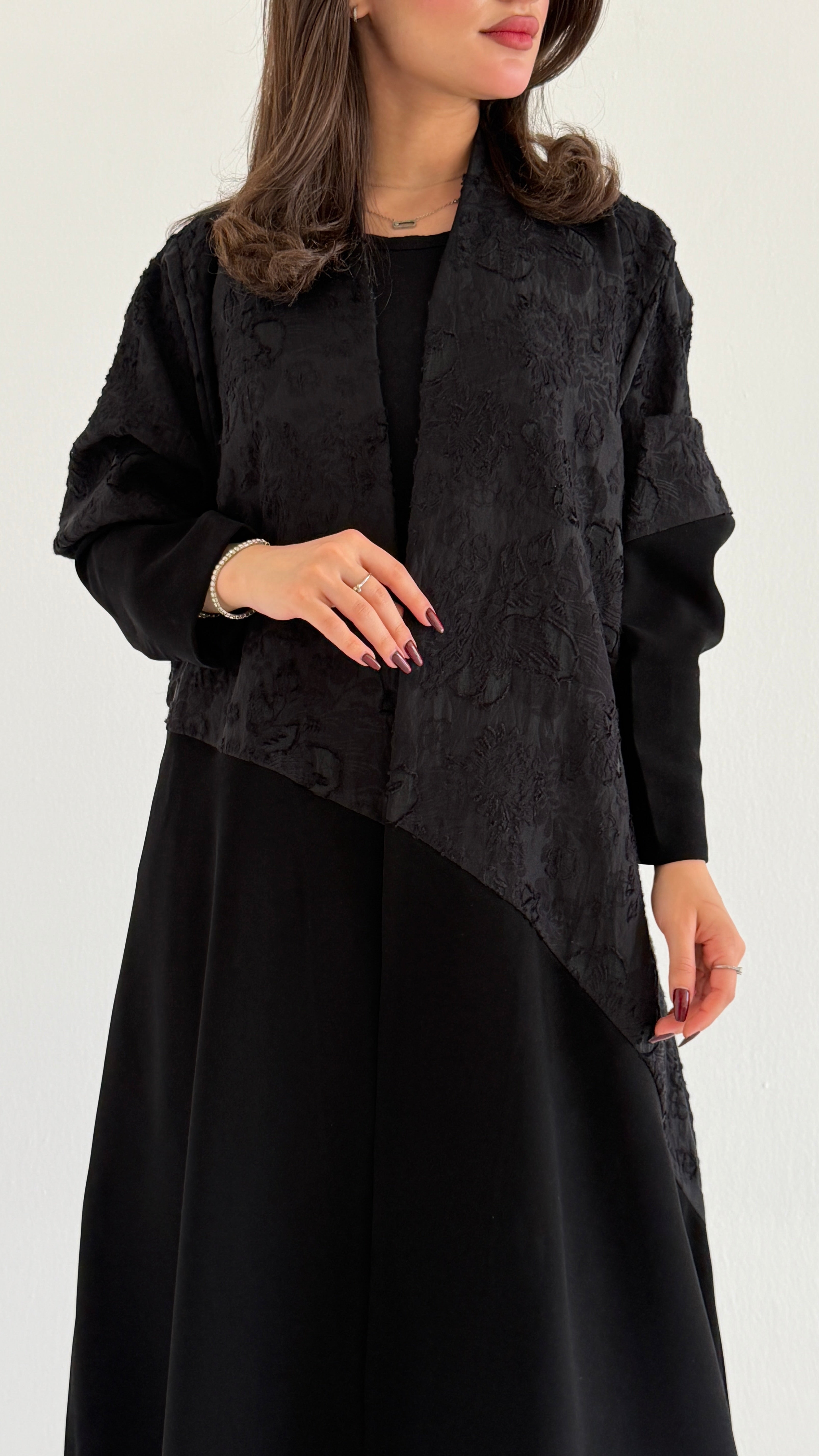 MWT1084 - عباية مع تدخيله مشجر |Abaya with floral inserts