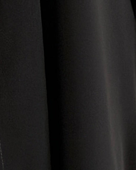 MW2107 - عباية كريب مع اضافة راقية من الجاكار انيقة بقصه نص كلوش عصرية - Aya