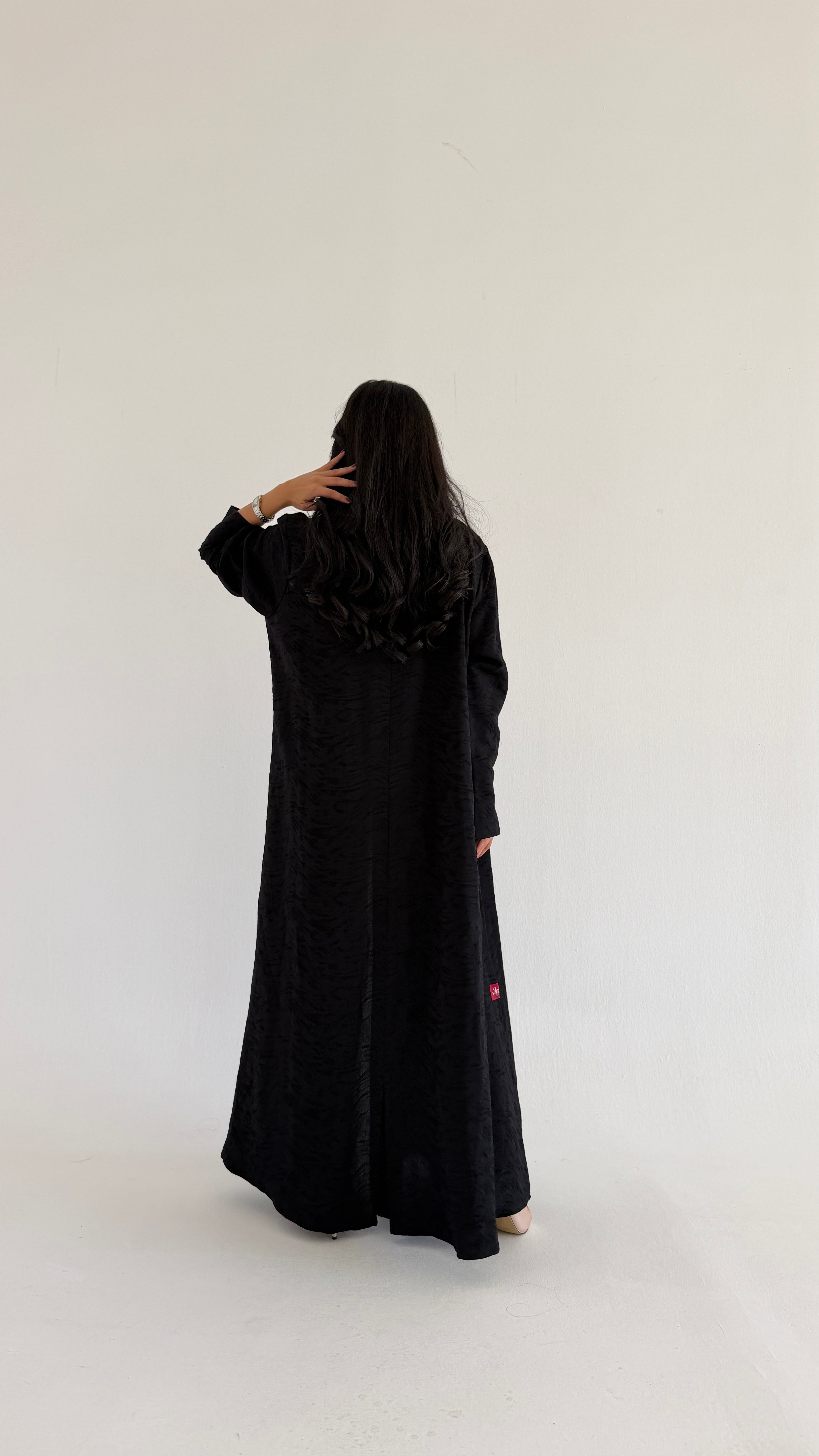 MW2085 - عباية جاكار أنيقة بقصّة بليزر عصرية - Aya