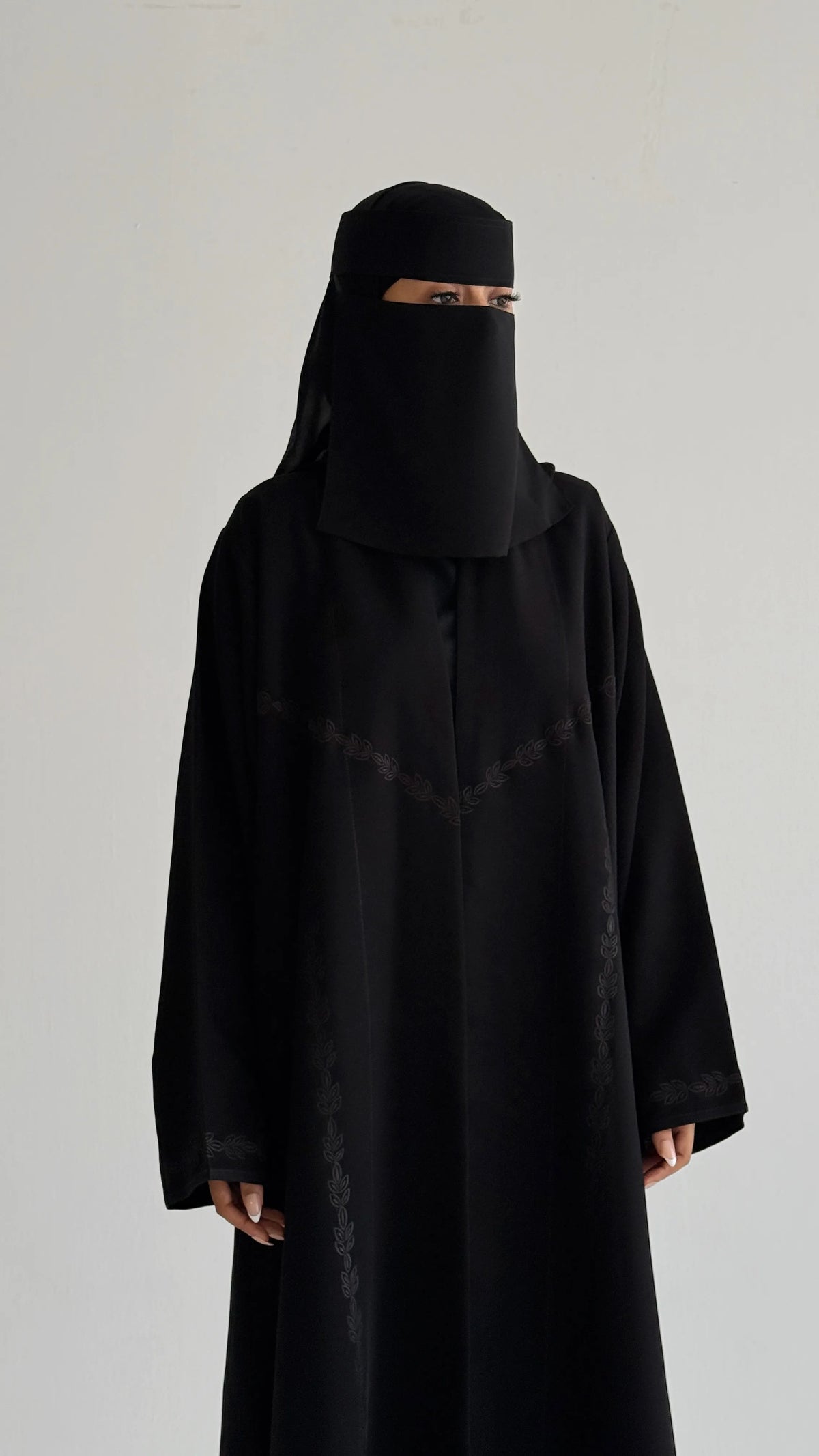 MW424 - عباية سوداء - Aya