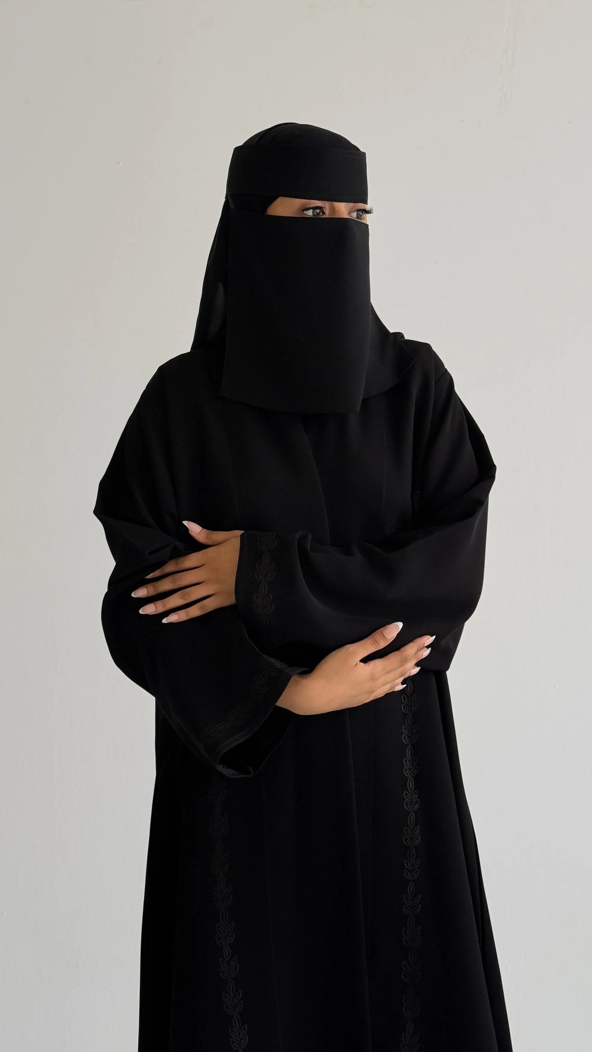 MW424 - عباية سوداء - Aya