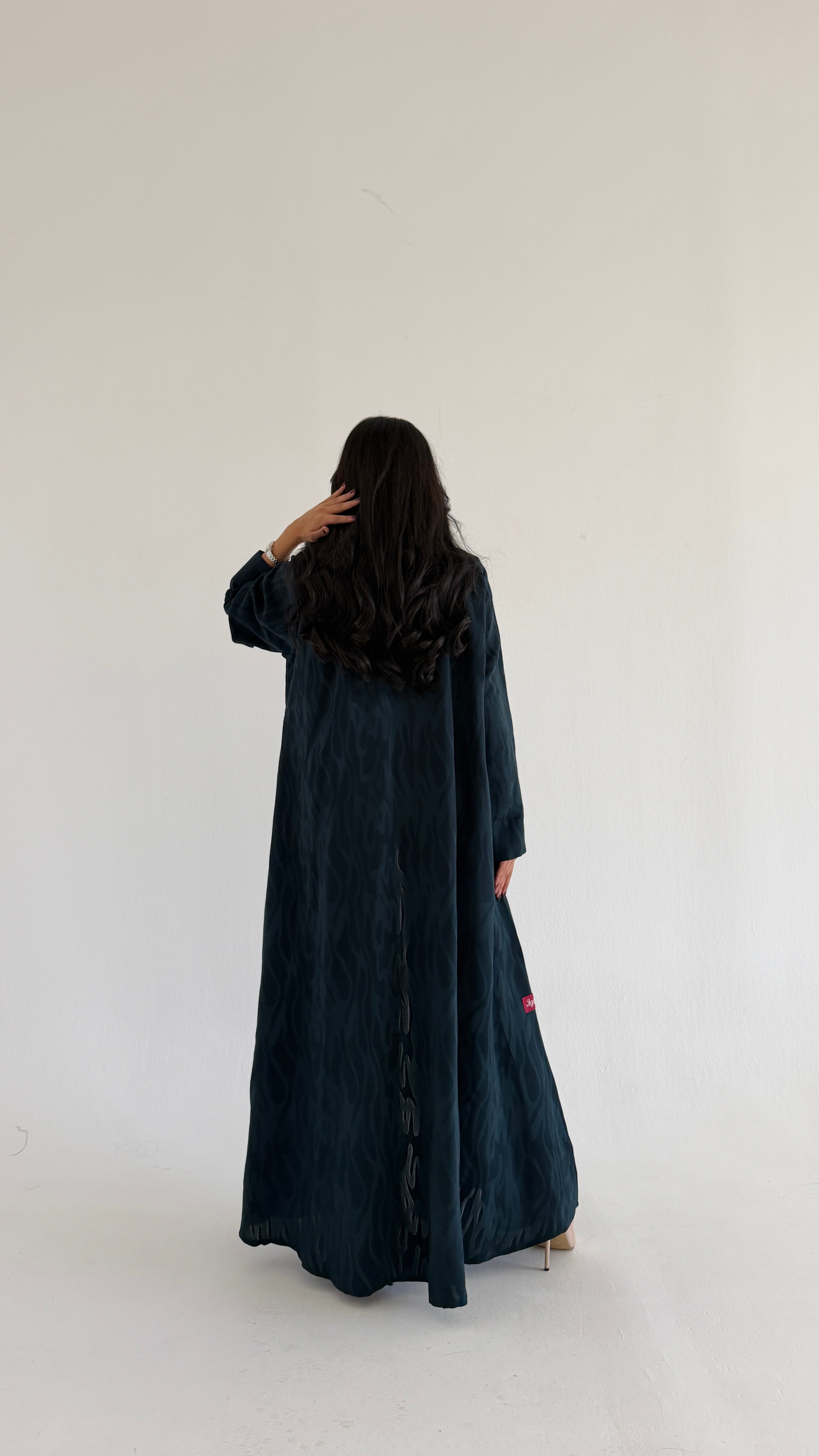 MW2089 - عباية جاكار أنيقة بقصّة بليزر عصرية - Aya