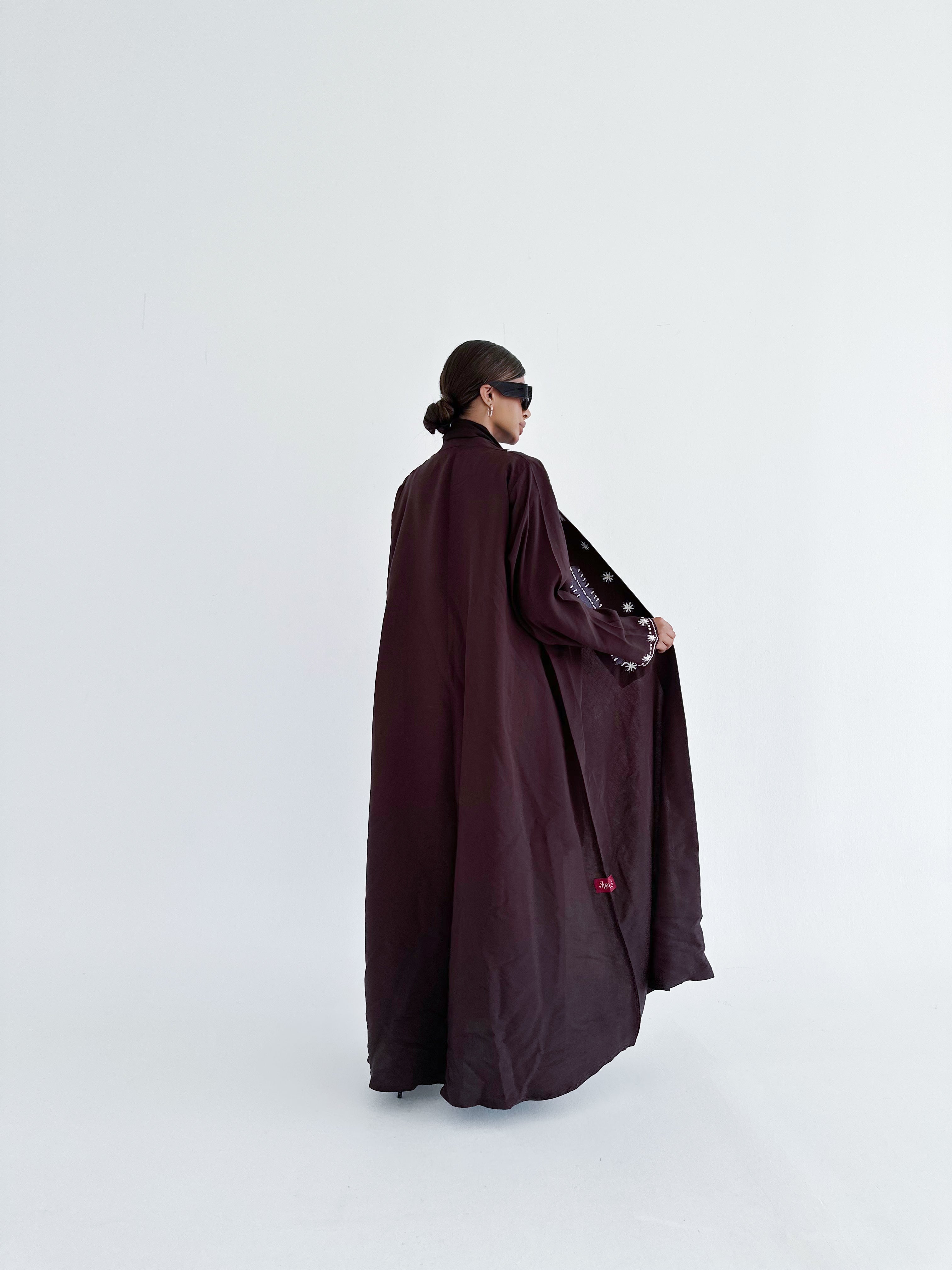 MW645 - Light Crepe Standing with Jacquard Half-Cloche