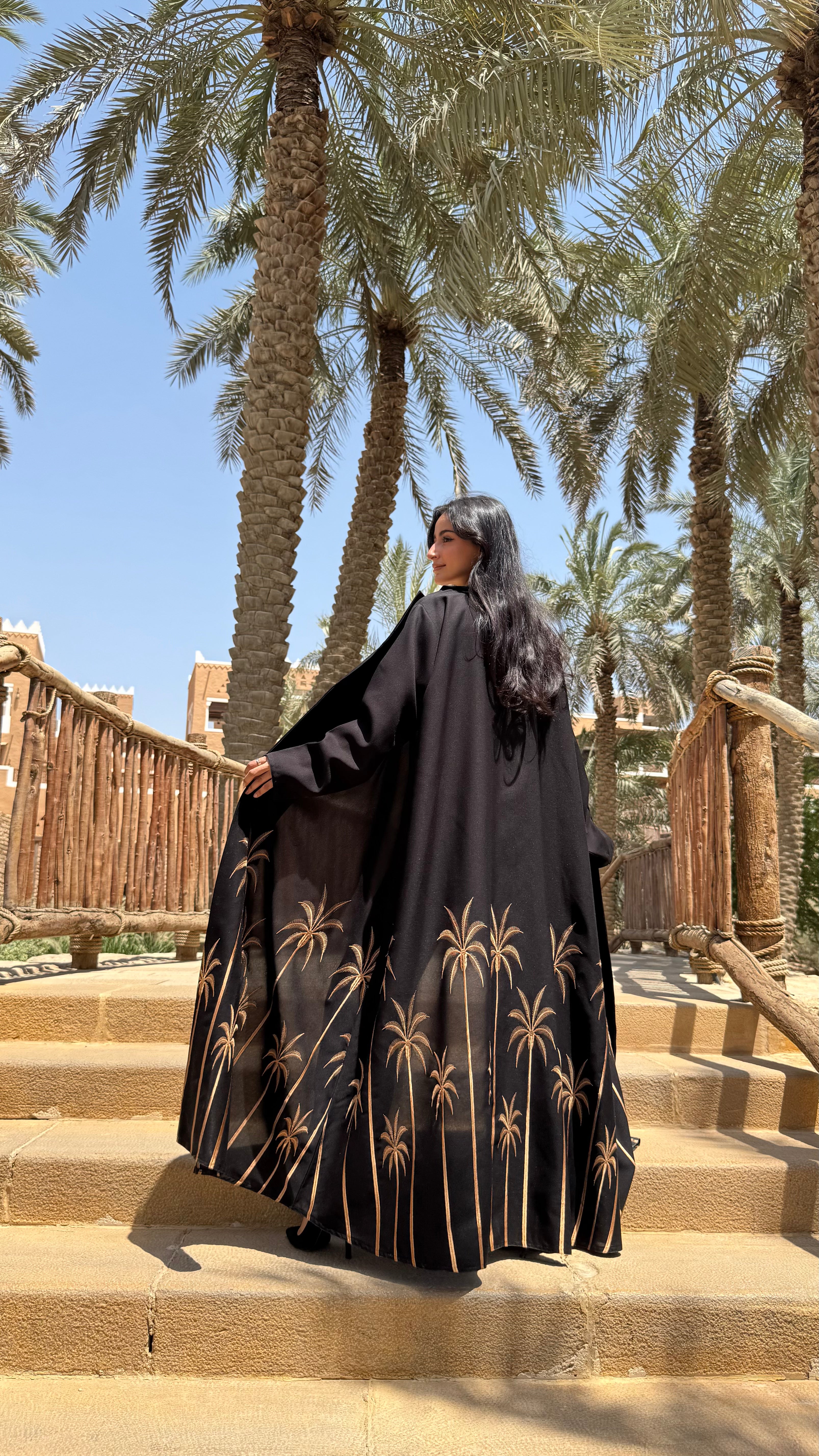 MW1670 -  عباية  تطريز نخل ليوم الوطني - Aya