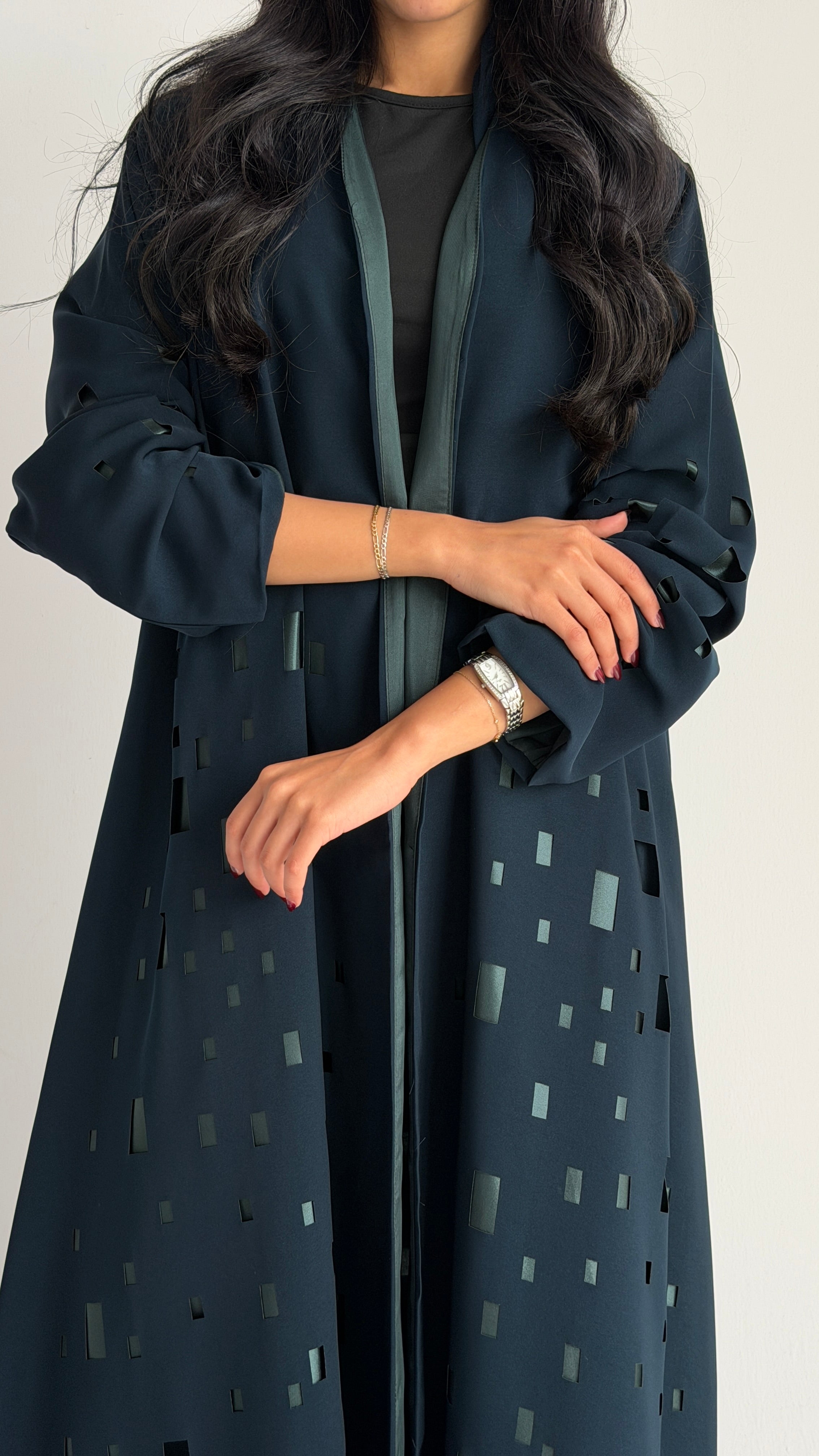 MW2066 - عباية نص كلوش بتقنية قص الليزر - Aya