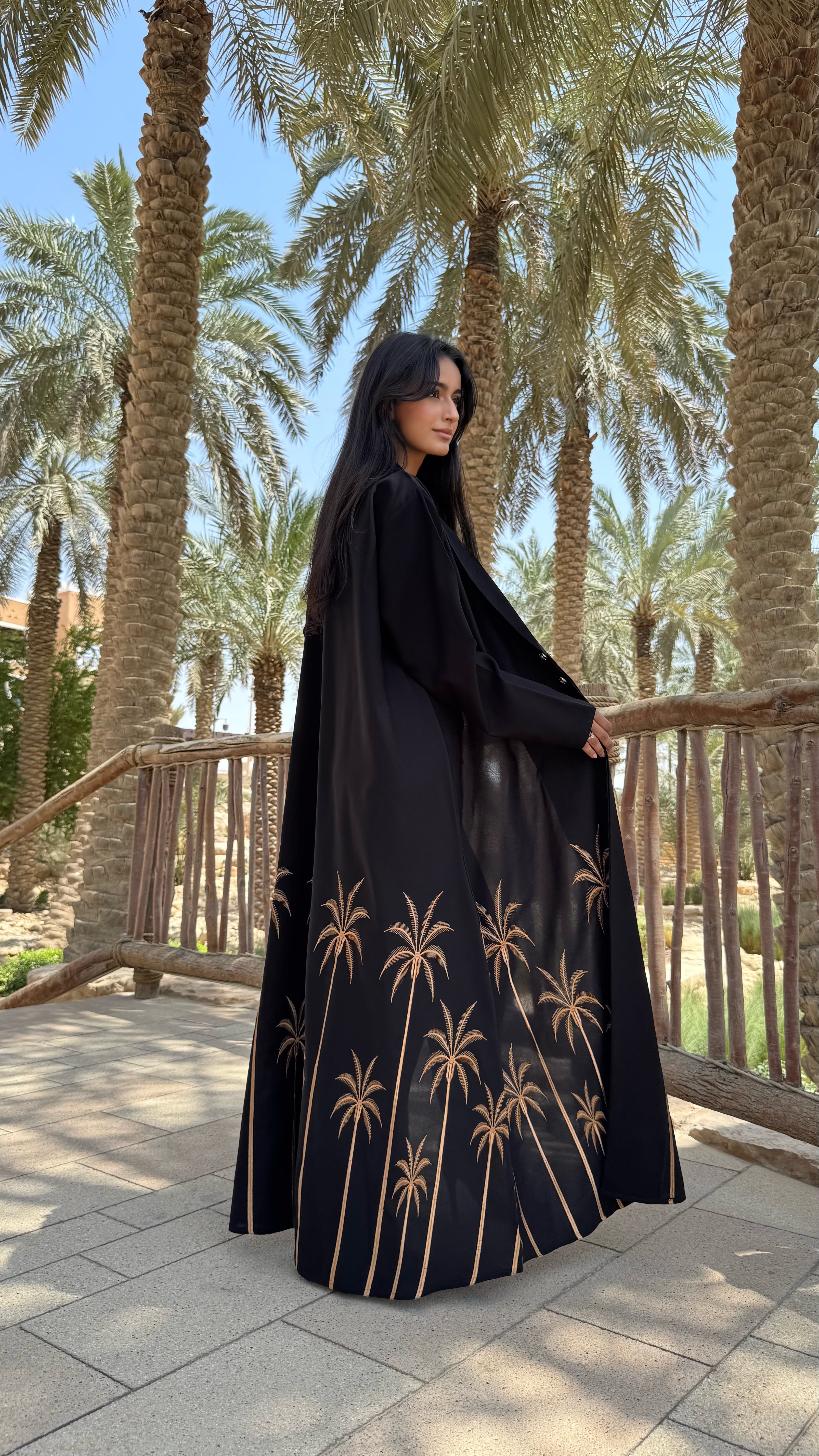 MW1670 -  عباية  تطريز نخل ليوم الوطني - Aya