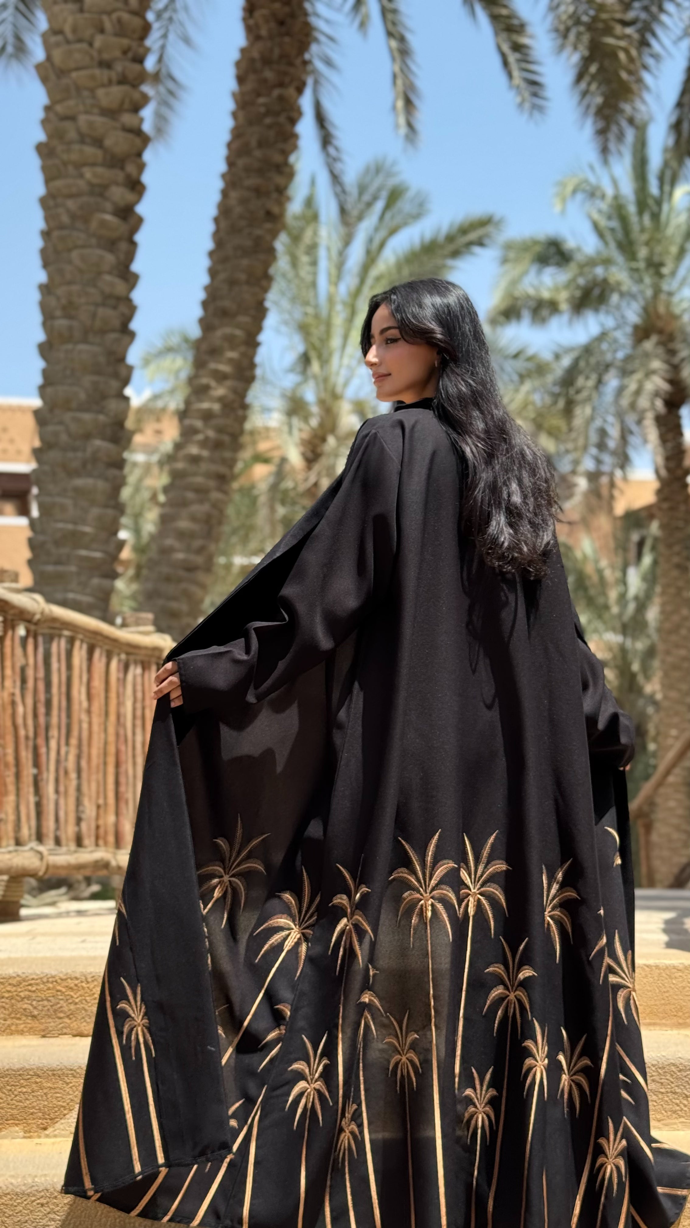 MW1670 -  عباية  تطريز نخل ليوم الوطني - Aya