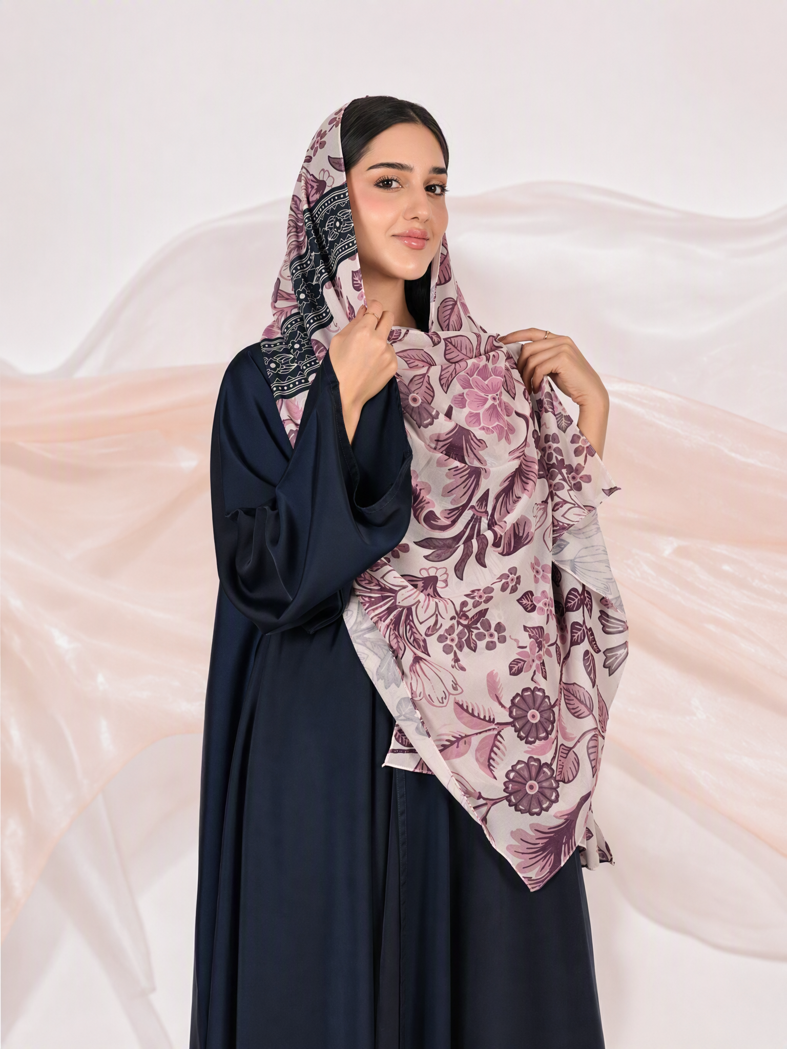 MWT4378 - عباية لف بقصة كلوش وكم واسع مع طرحة مشجرة طقم