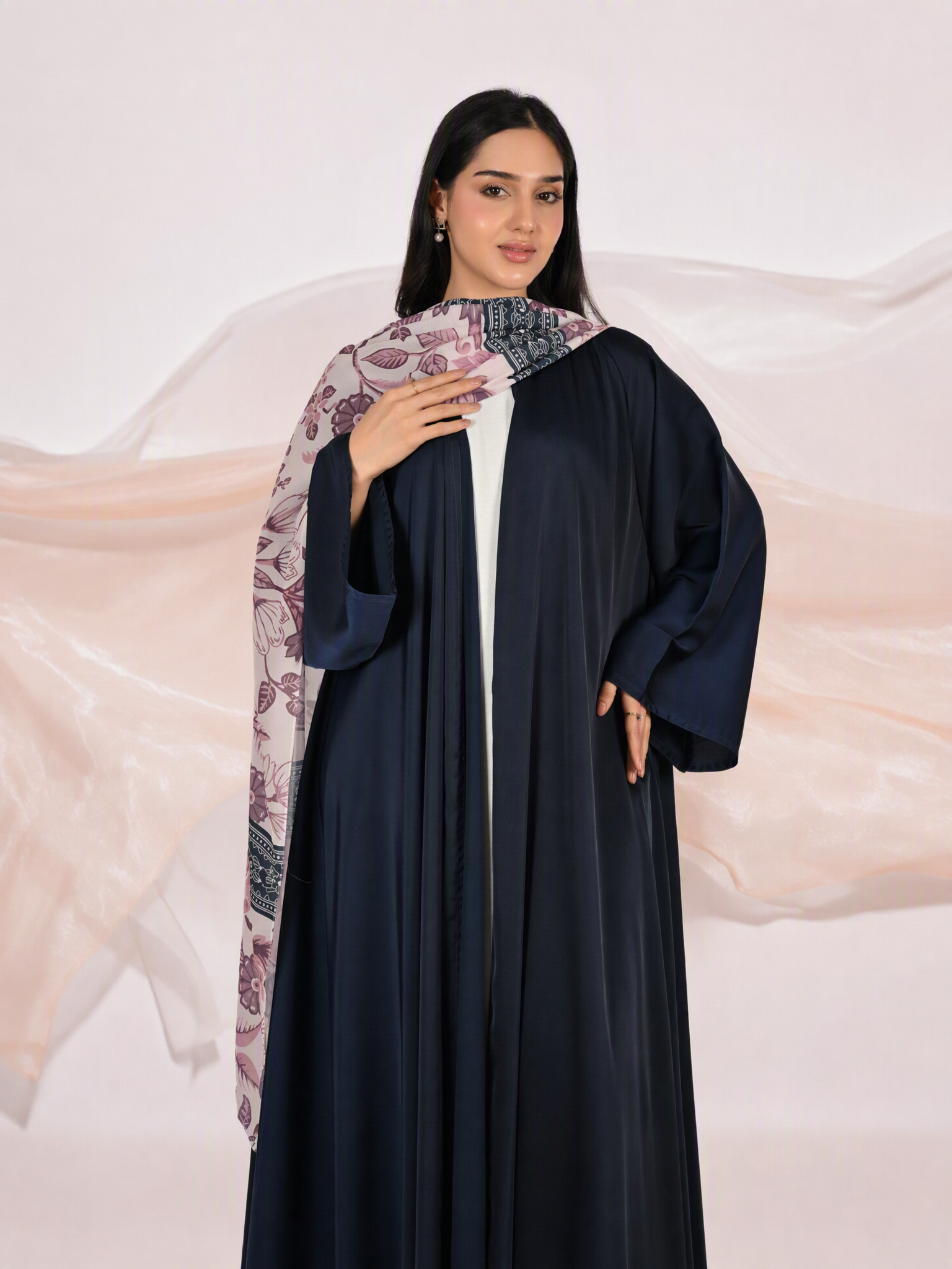 MWT4378 - عباية لف بقصة كلوش وكم واسع مع طرحة مشجرة طقم