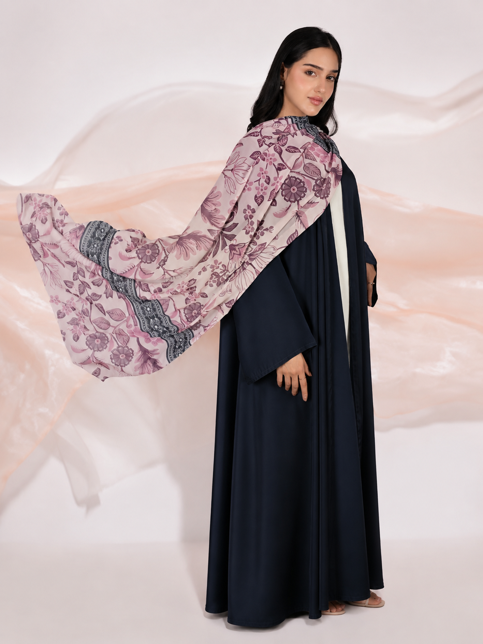 MWT4378 - عباية لف بقصة كلوش وكم واسع مع طرحة مشجرة طقم