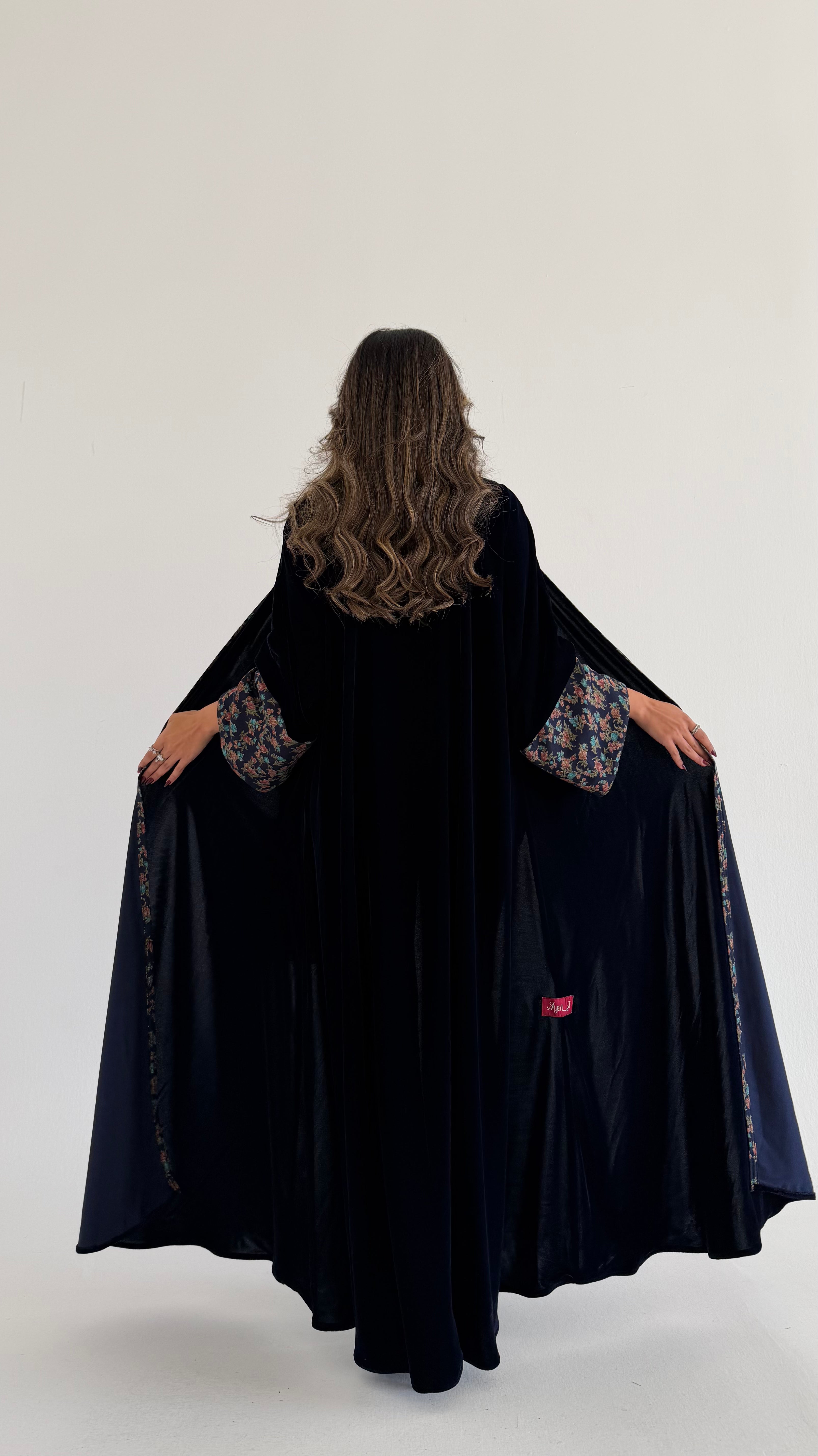 MWT708 - عباية مخمل مع تدخيلة كشميري كحلي  | Velvet abaya with Navy Kashmiri - Aya