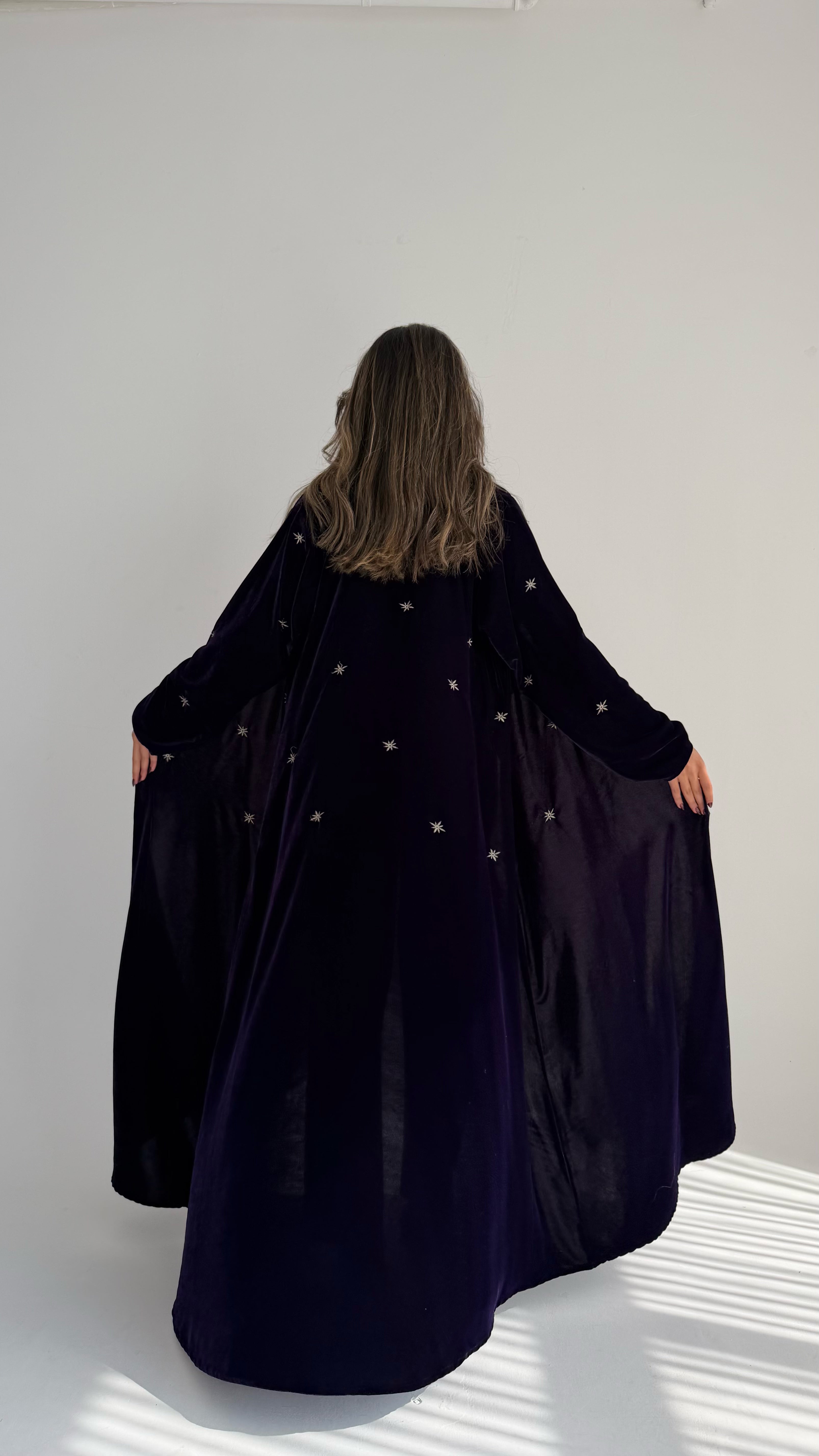 MW645 - Light Crepe Standing with Jacquard Half-Cloche