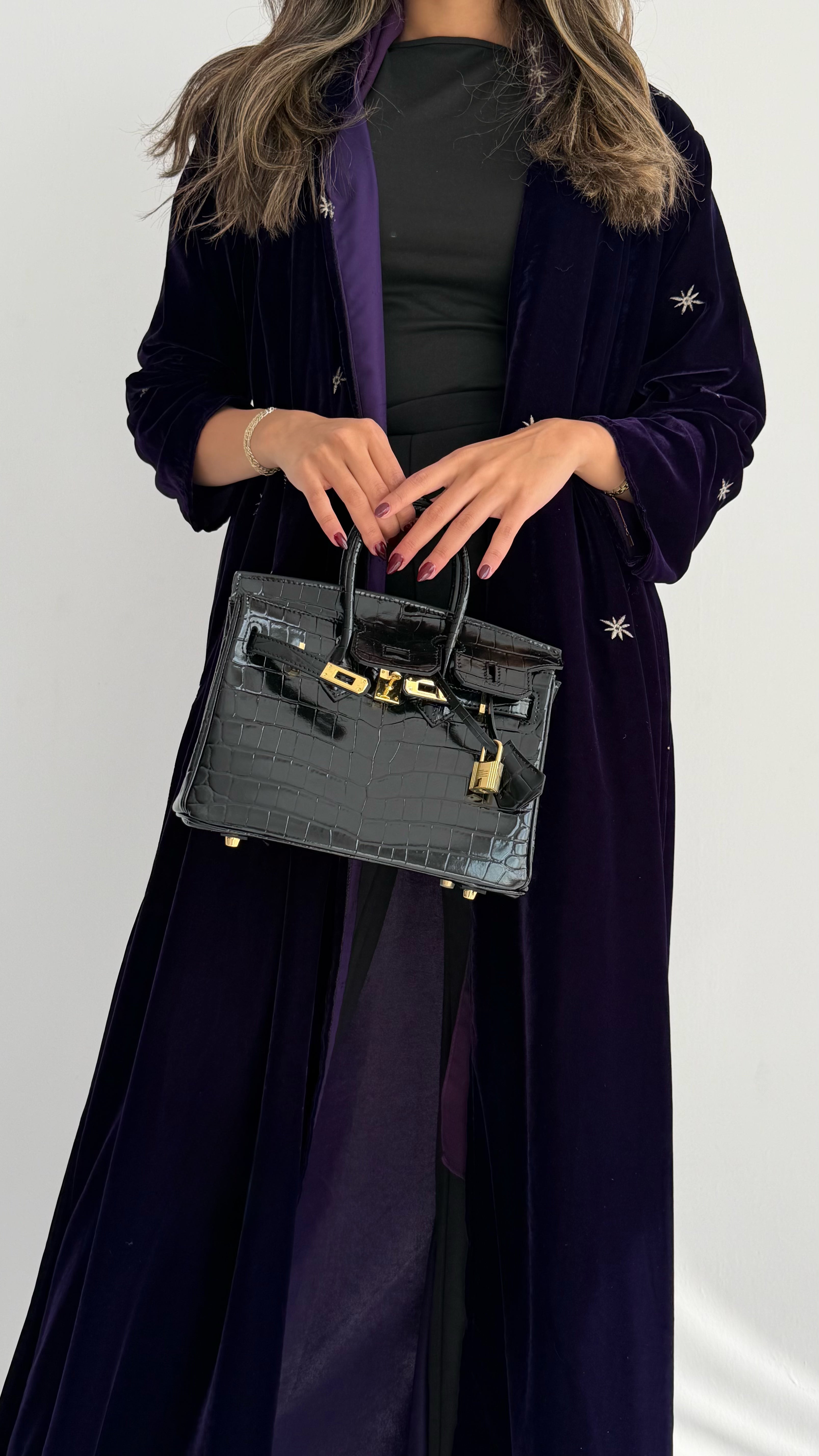 MW645 - Light Crepe Standing with Jacquard Half-Cloche